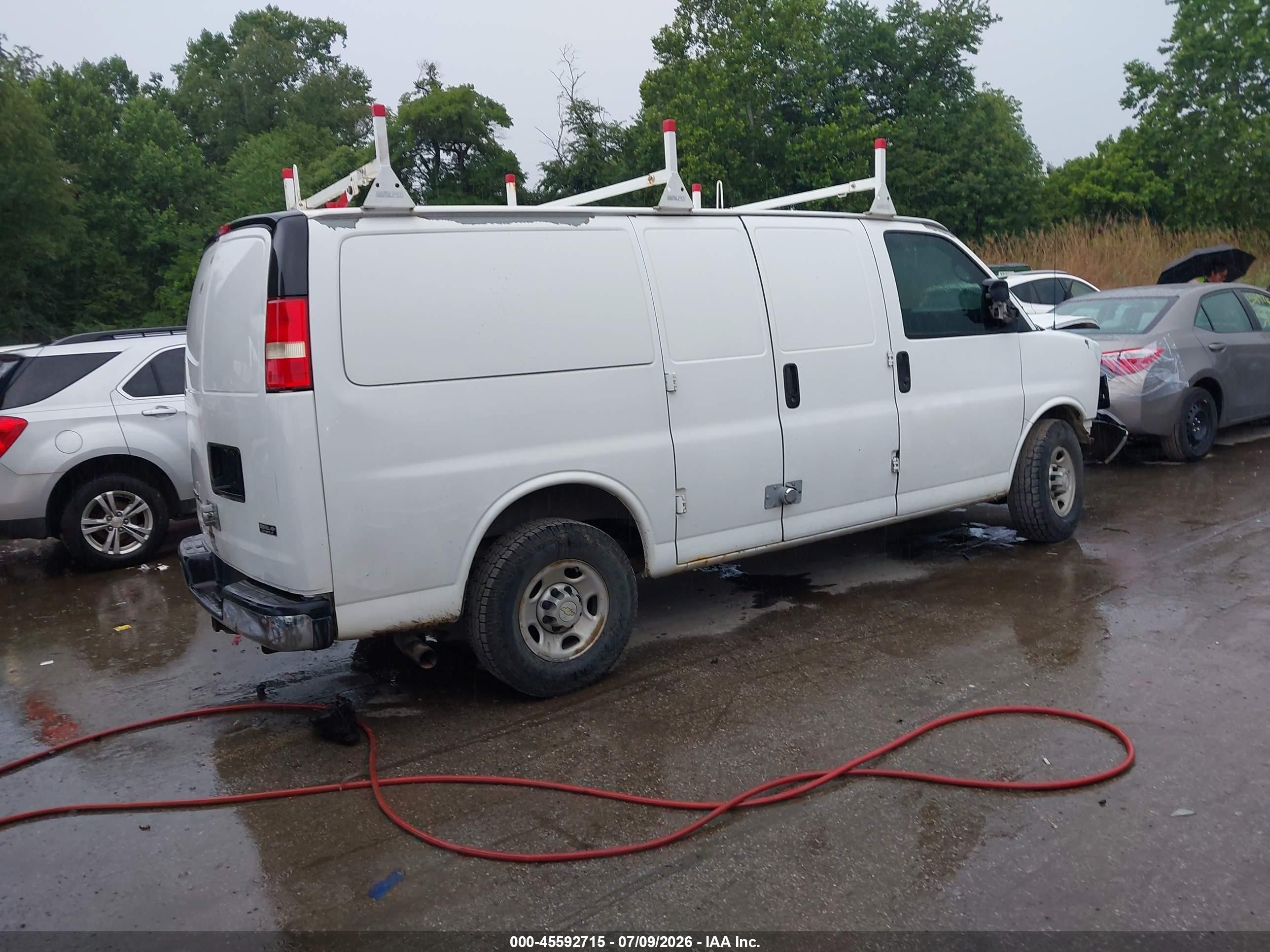 2009 Chevrolet Express Work Van Белый vin: 1GCGG25C091126911