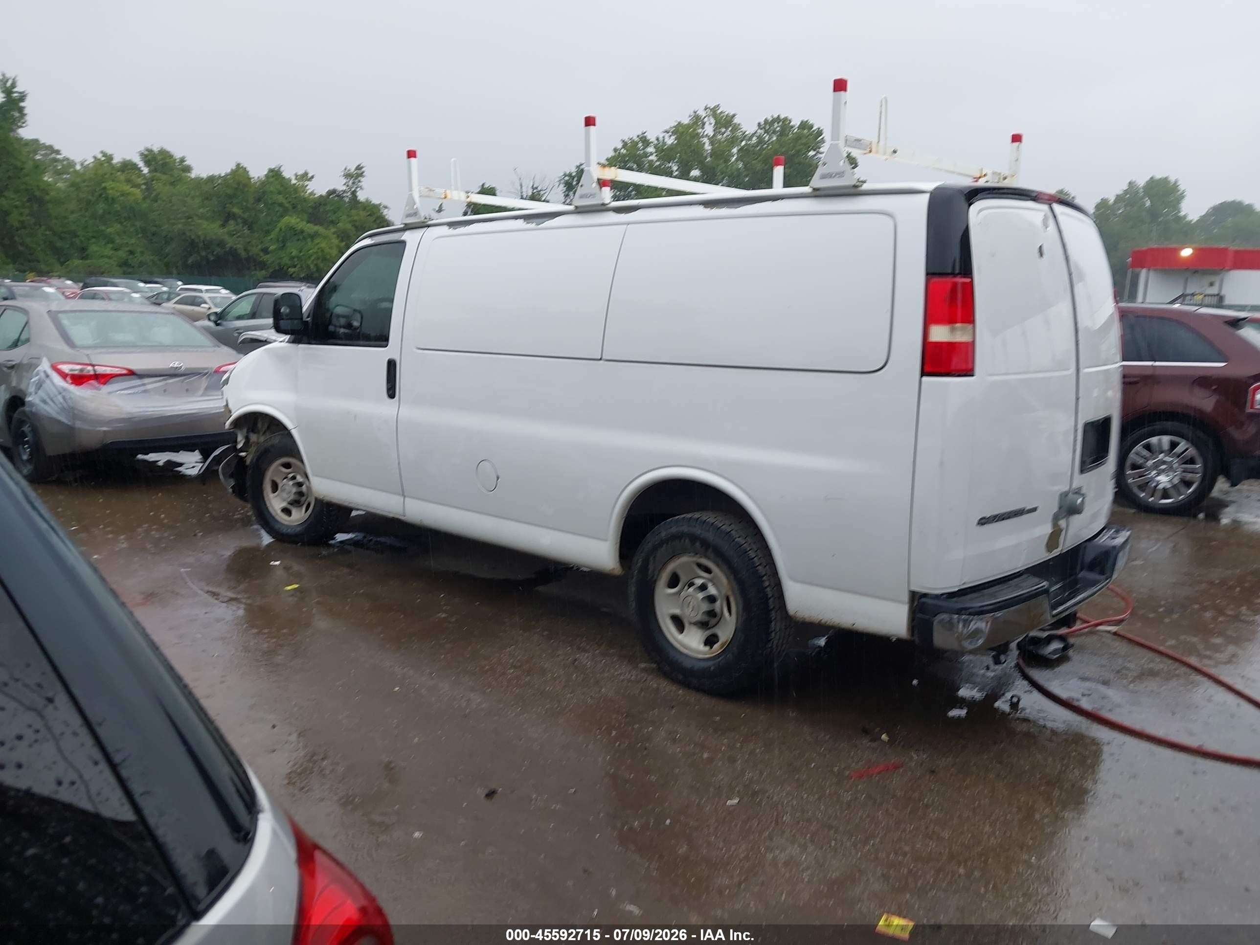2009 Chevrolet Express Work Van Белый vin: 1GCGG25C091126911