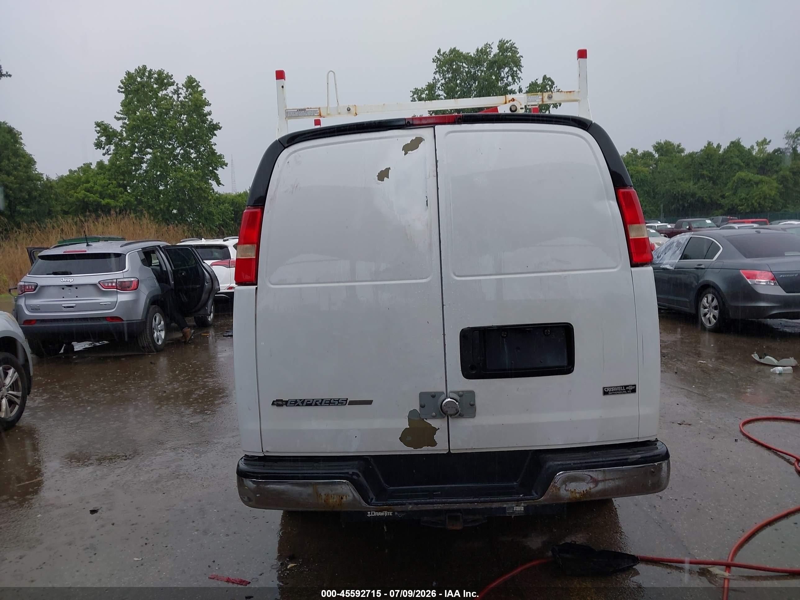 2009 Chevrolet Express Work Van Белый vin: 1GCGG25C091126911
