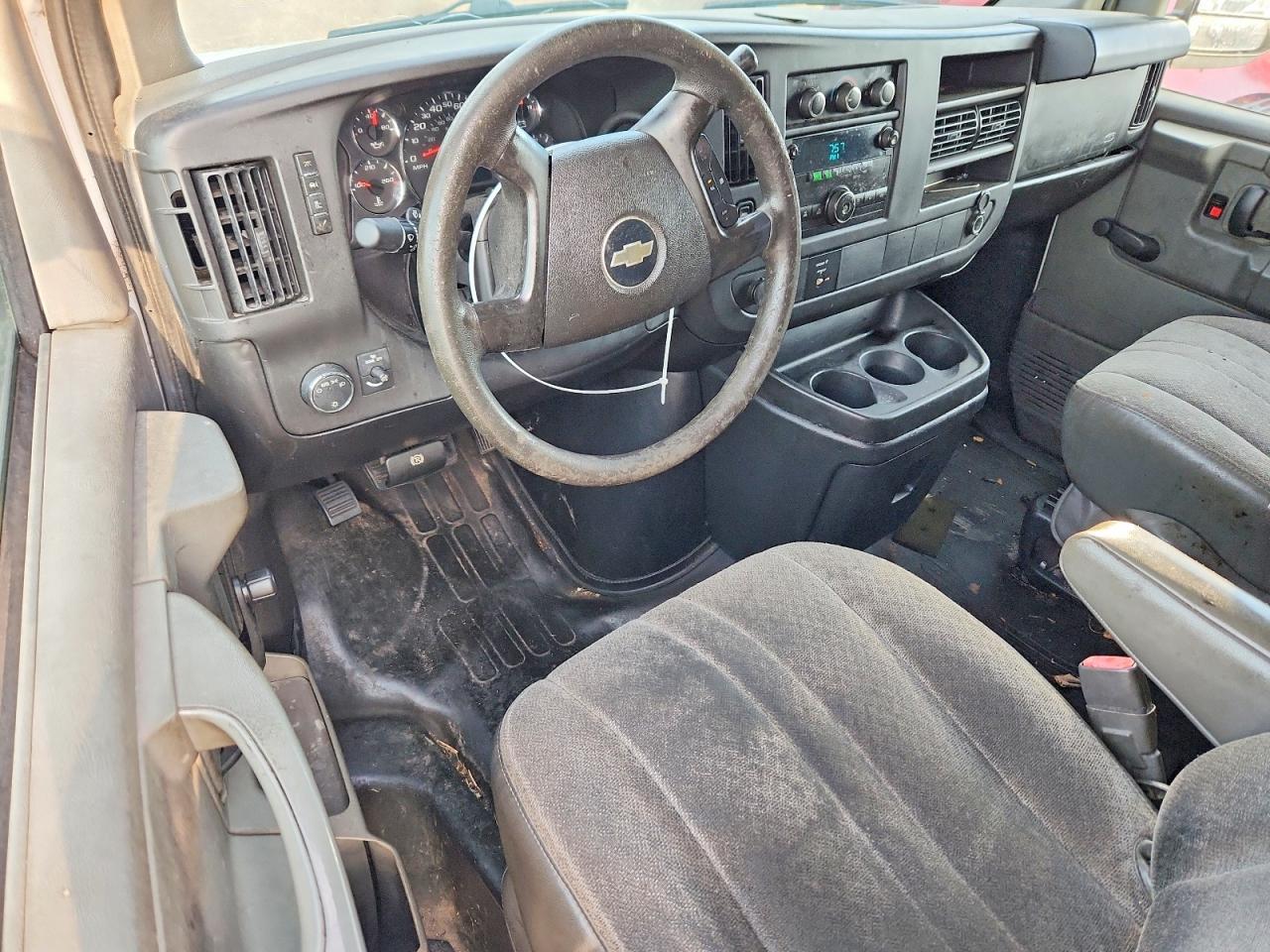 2009 Chevrolet Express G2500 White vin: 1GCGG25C091163148