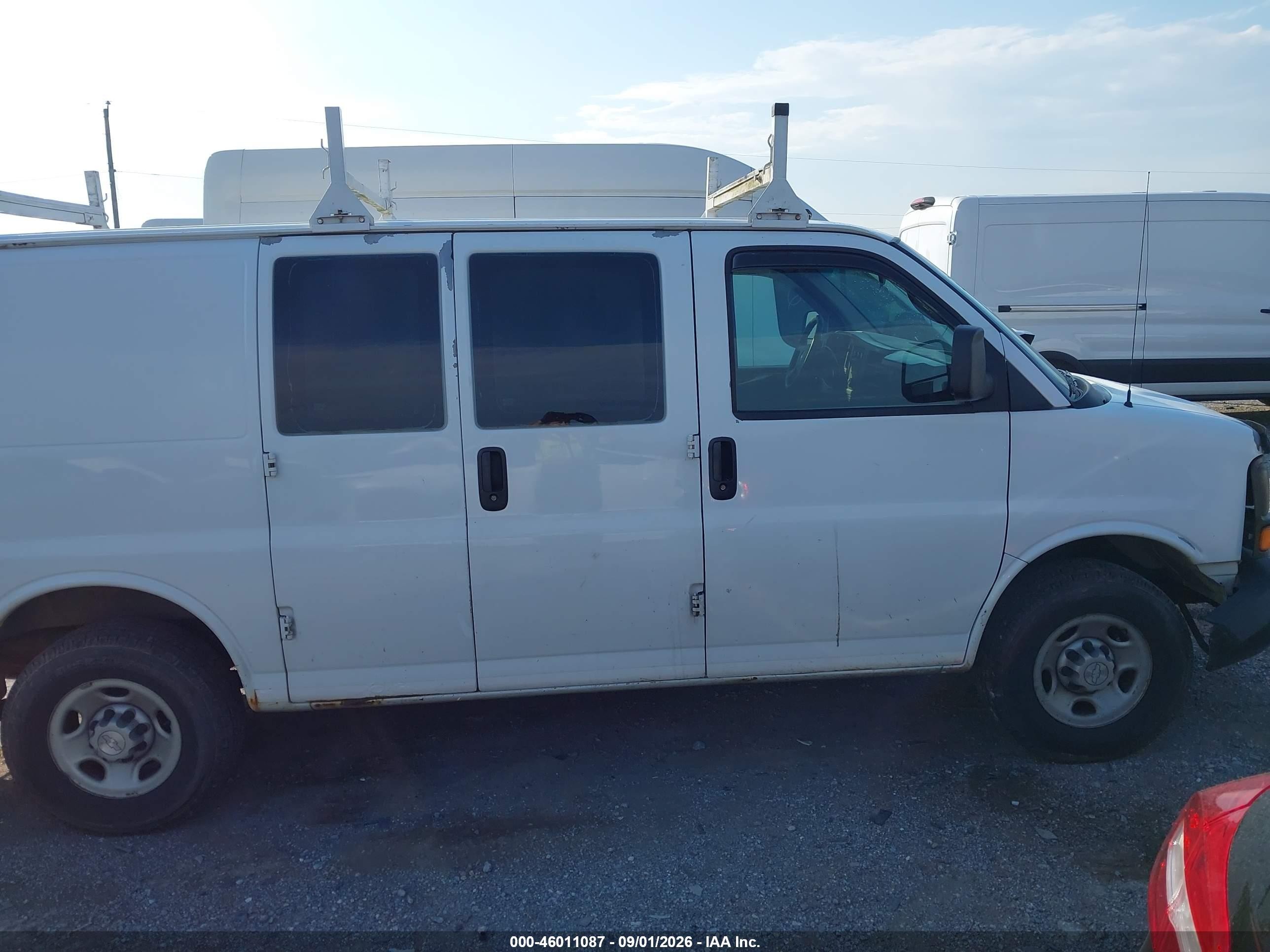 2009 Chevrolet Express 2500 Work Van White vin: 1GCGG25C191110331