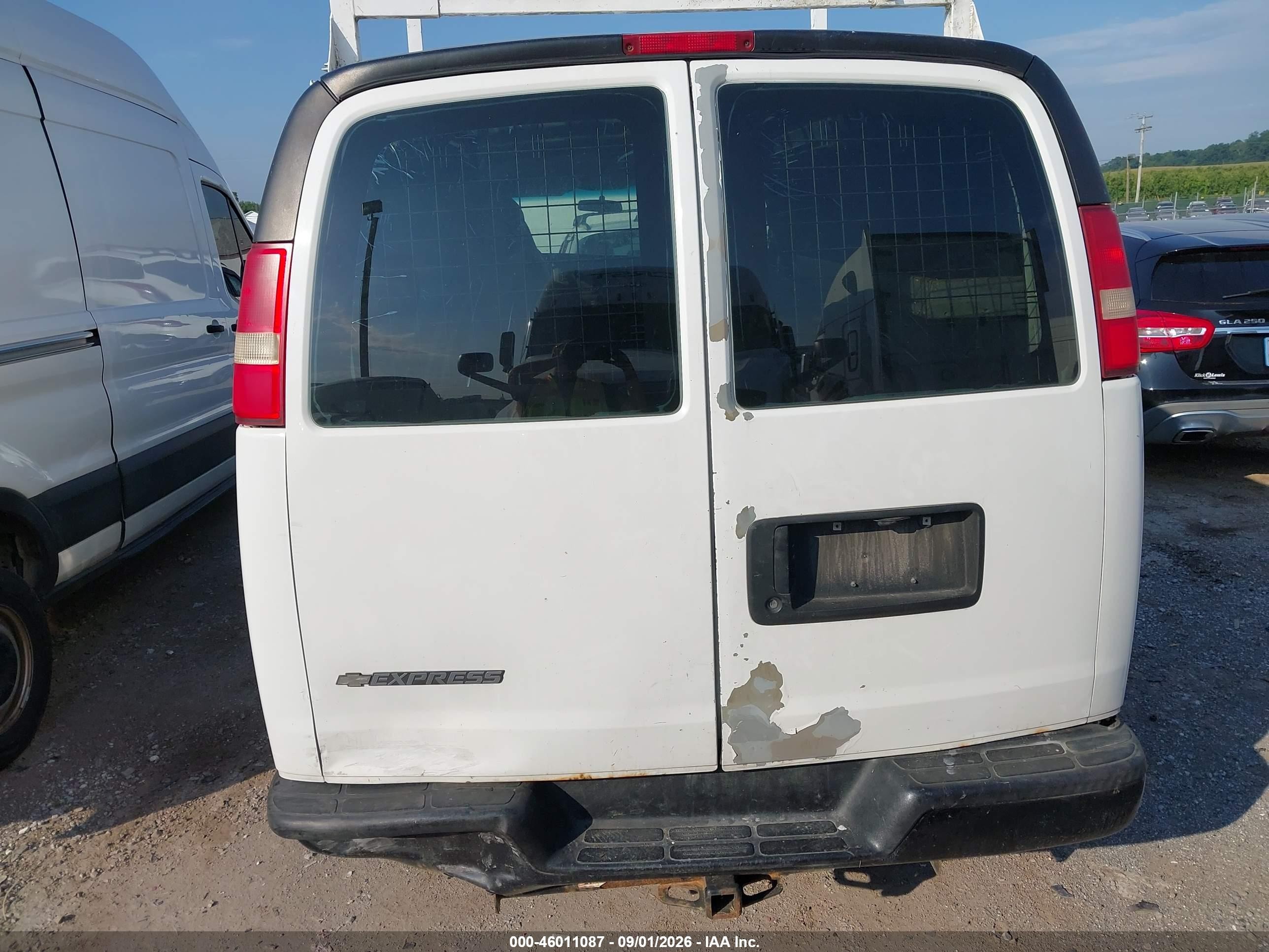 2009 Chevrolet Express 2500 Work Van White vin: 1GCGG25C191110331