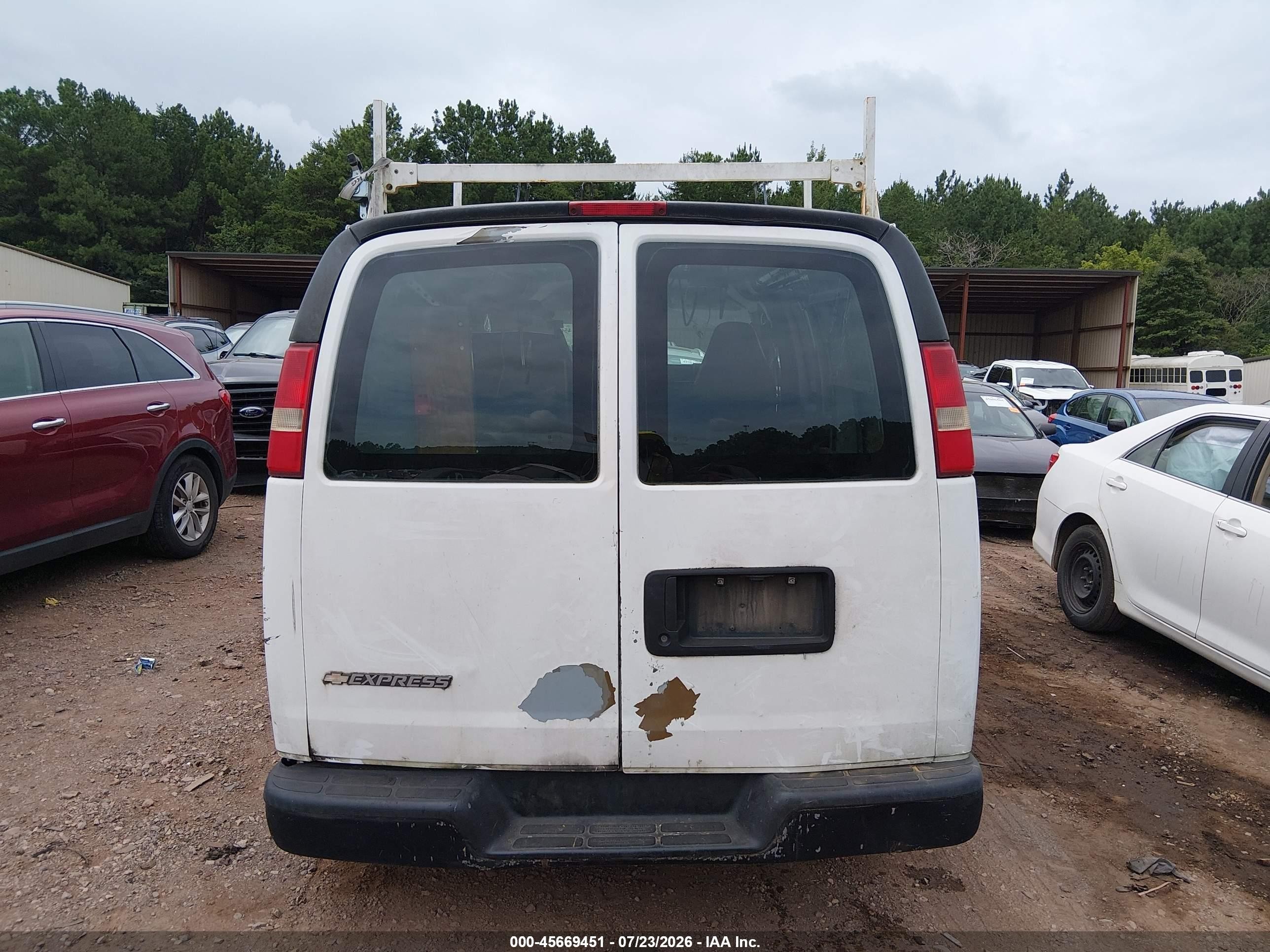 2009 Chevrolet Express Work Van White vin: 1GCGG25C291160669