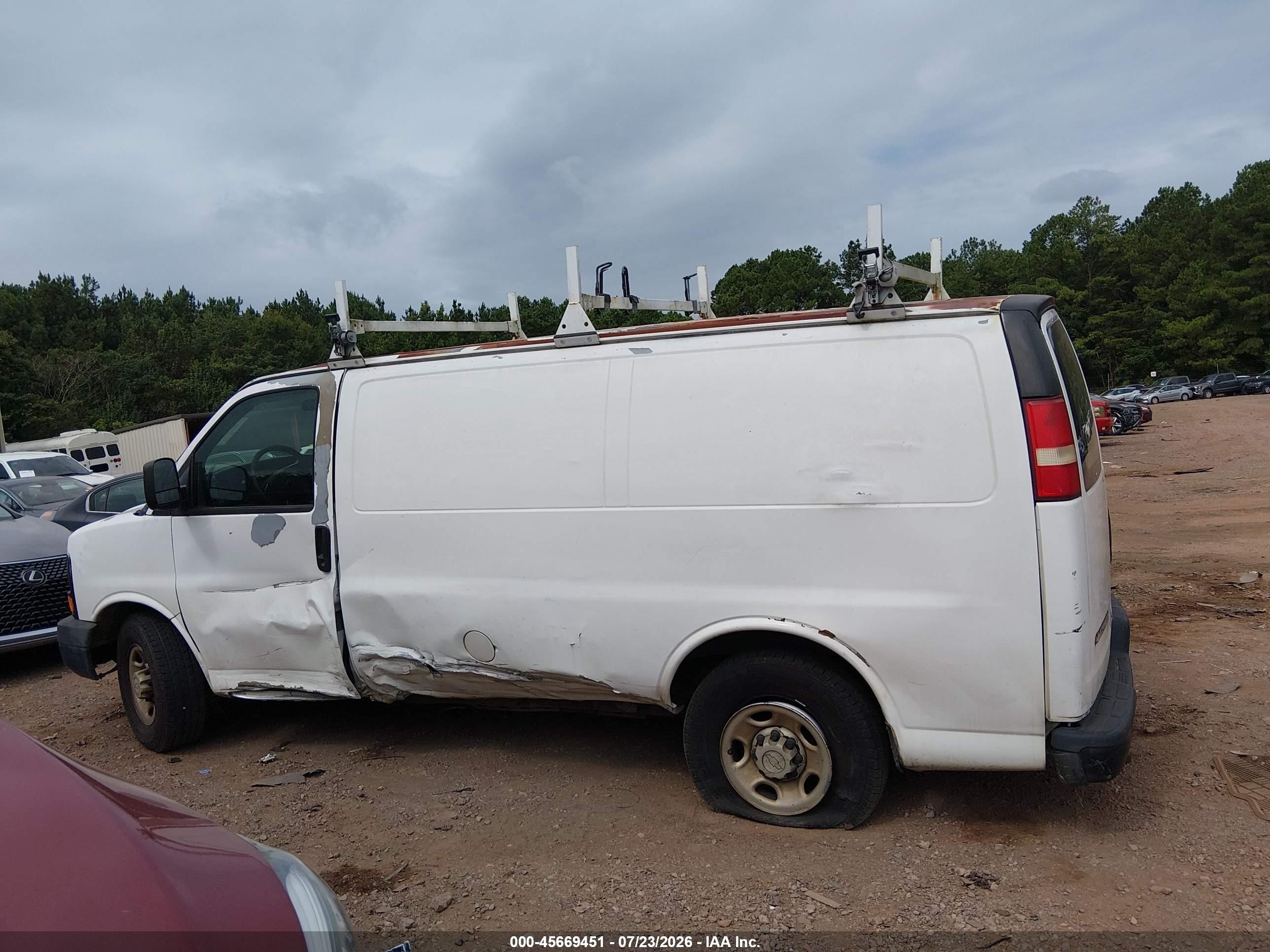 2009 Chevrolet Express Work Van White vin: 1GCGG25C291160669