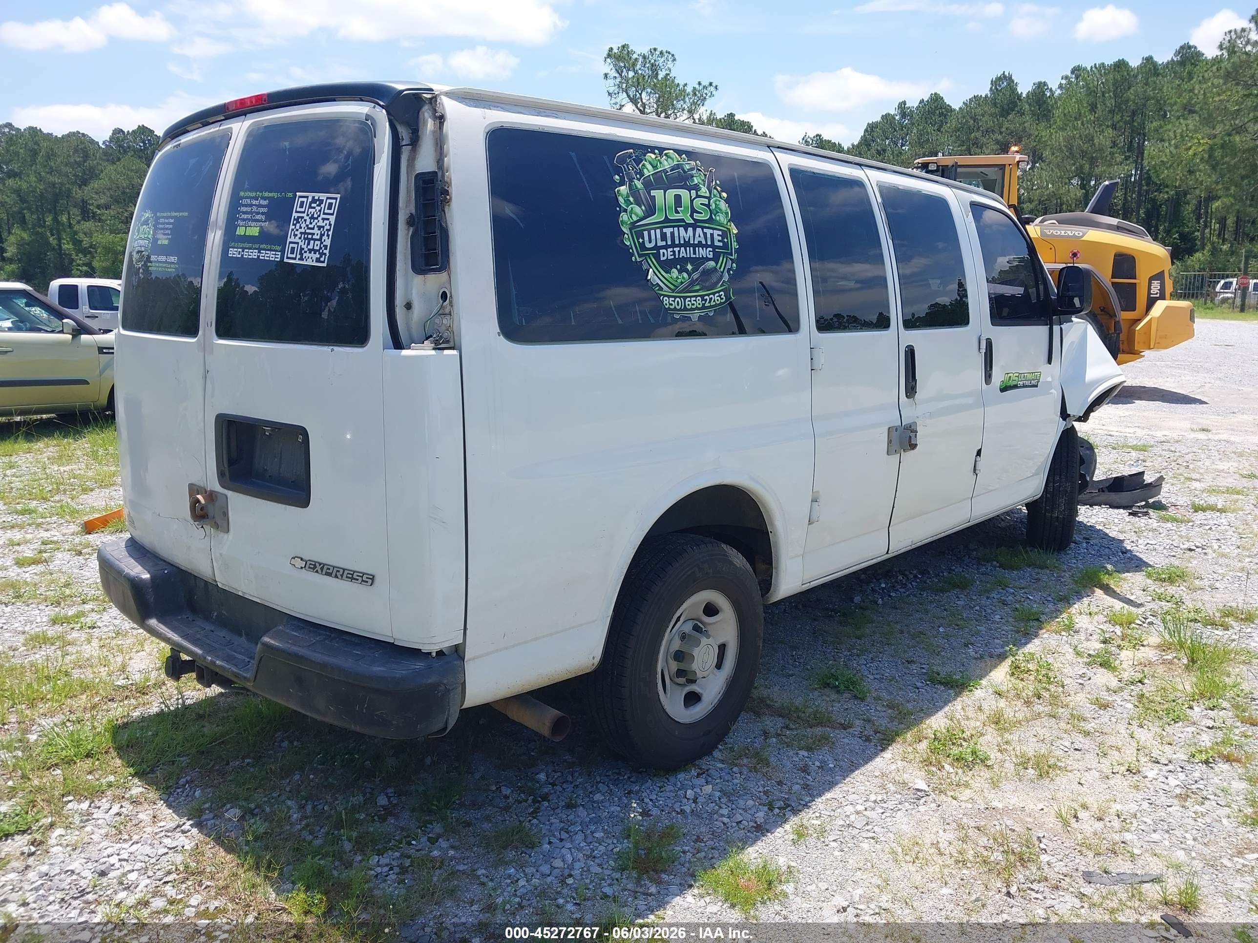 2008 Chevrolet Express Work Van Белый vin: 1GCGG25C481138493