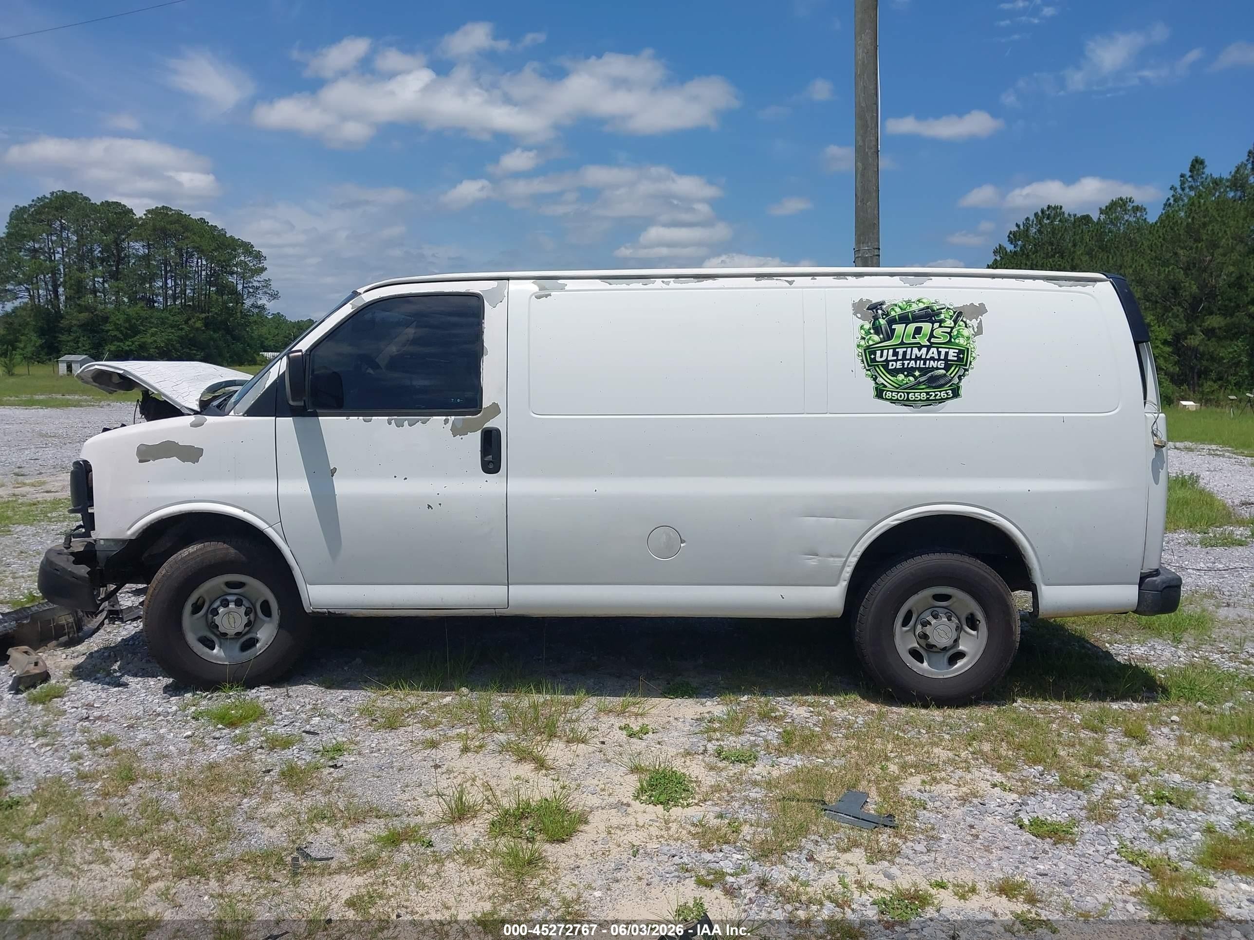 2008 Chevrolet Express Work Van Белый vin: 1GCGG25C481138493
