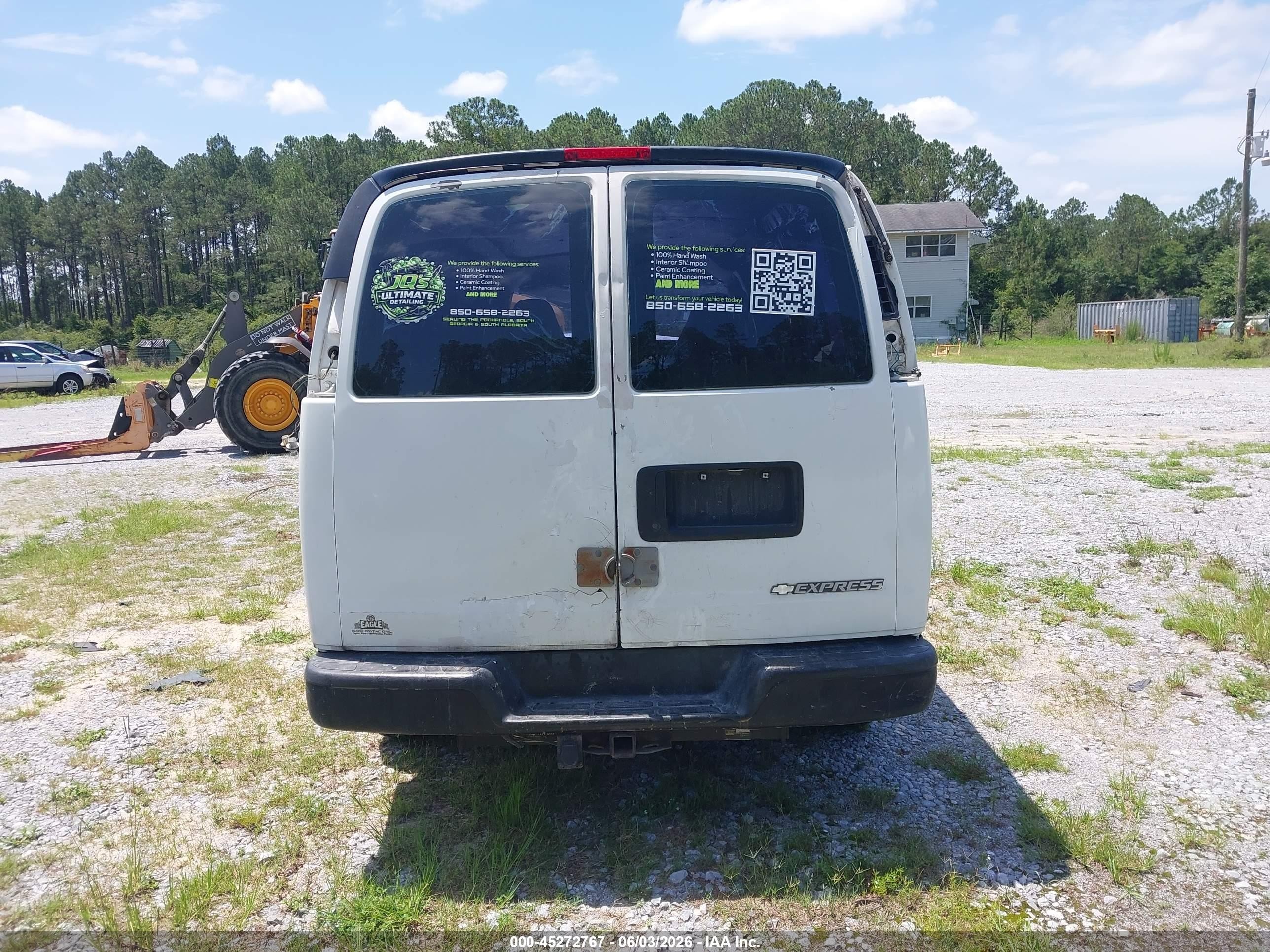 2008 Chevrolet Express Work Van Белый vin: 1GCGG25C481138493