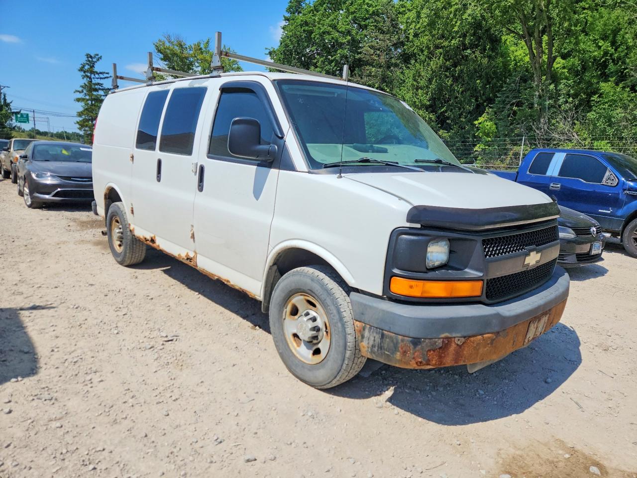 2009 Chevrolet Express G2500 White vin: 1GCGG25C591135653