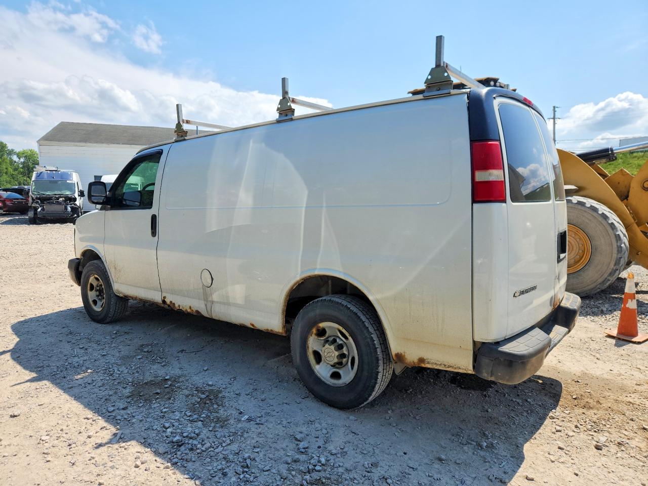2009 Chevrolet Express G2500 White vin: 1GCGG25C591135653