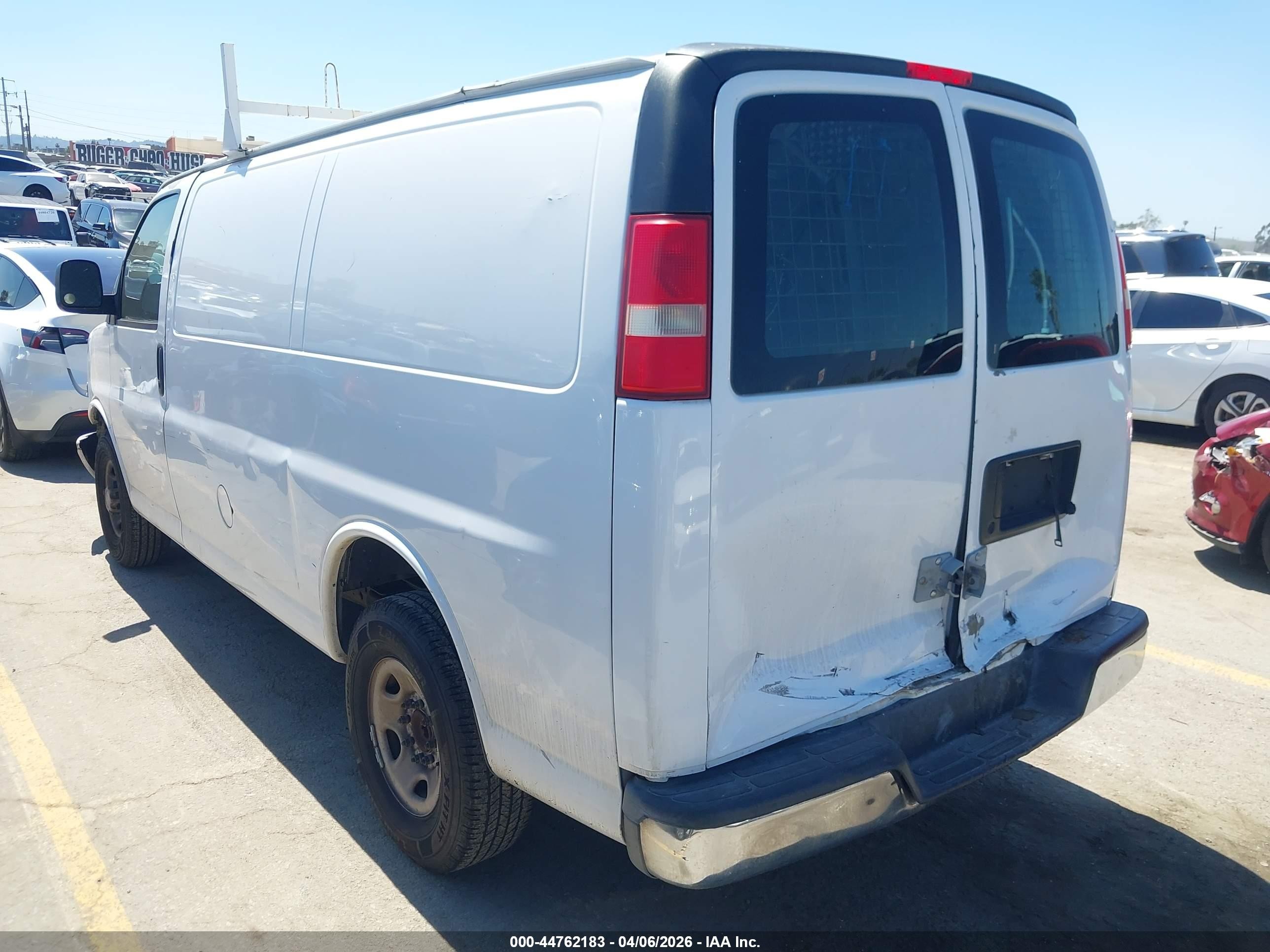 2008 Chevrolet Express Work Van White vin: 1GCGG25C781157734