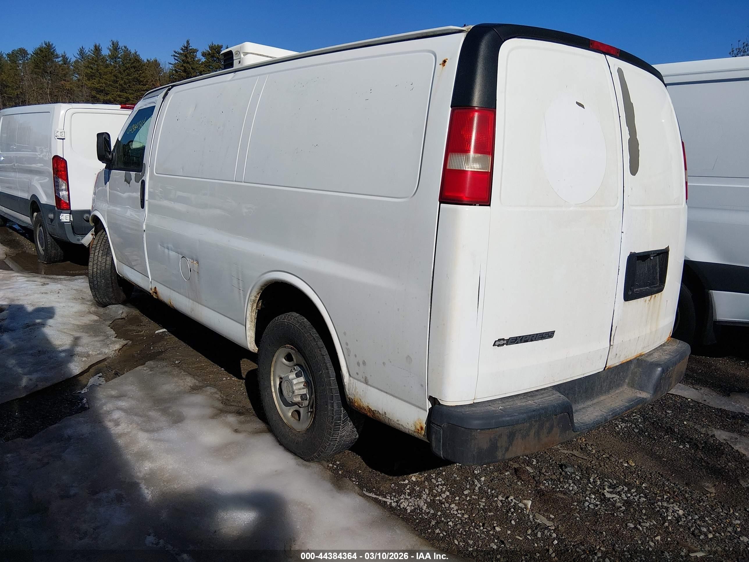2008 Chevrolet Express Work Van Белый vin: 1GCGG25C881121342