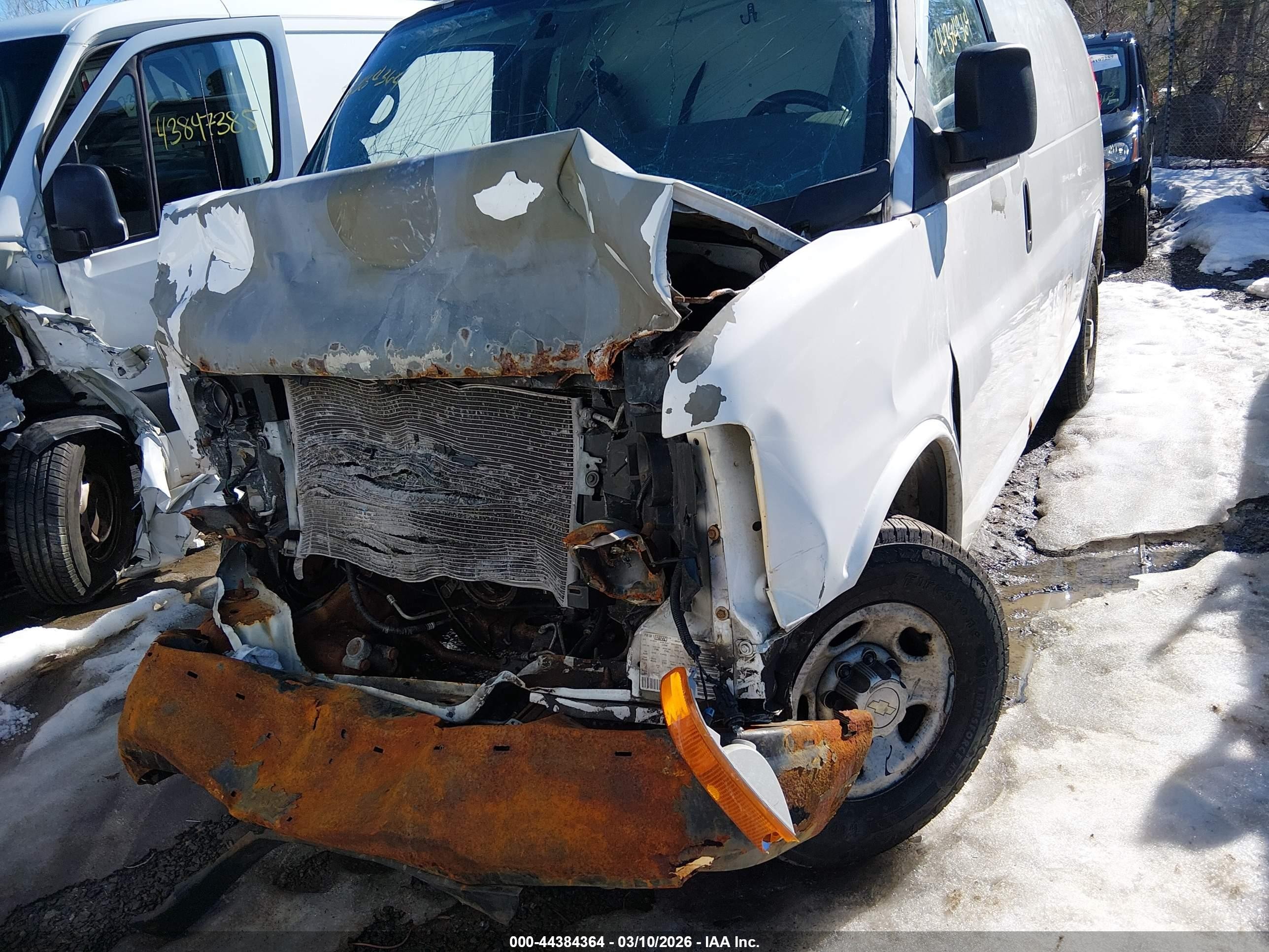 2008 Chevrolet Express Work Van Белый vin: 1GCGG25C881121342