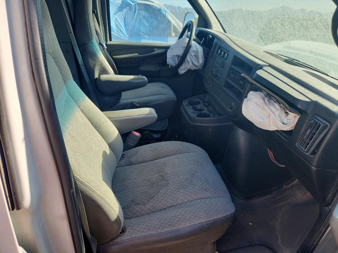 2008 Chevrolet Express G2500 Белый vin: 1GCGG25C981126811