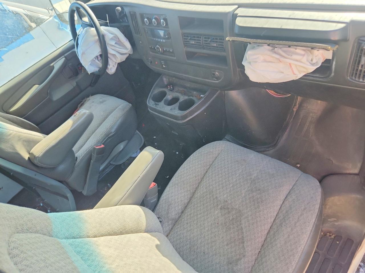 2008 Chevrolet Express G2500 Белый vin: 1GCGG25C981126811