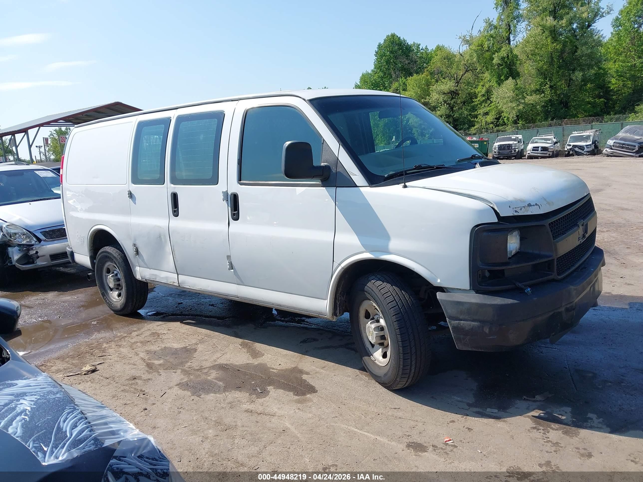 2009 Chevrolet Express 2500 Work Van White vin: 1GCGG25CX91105242