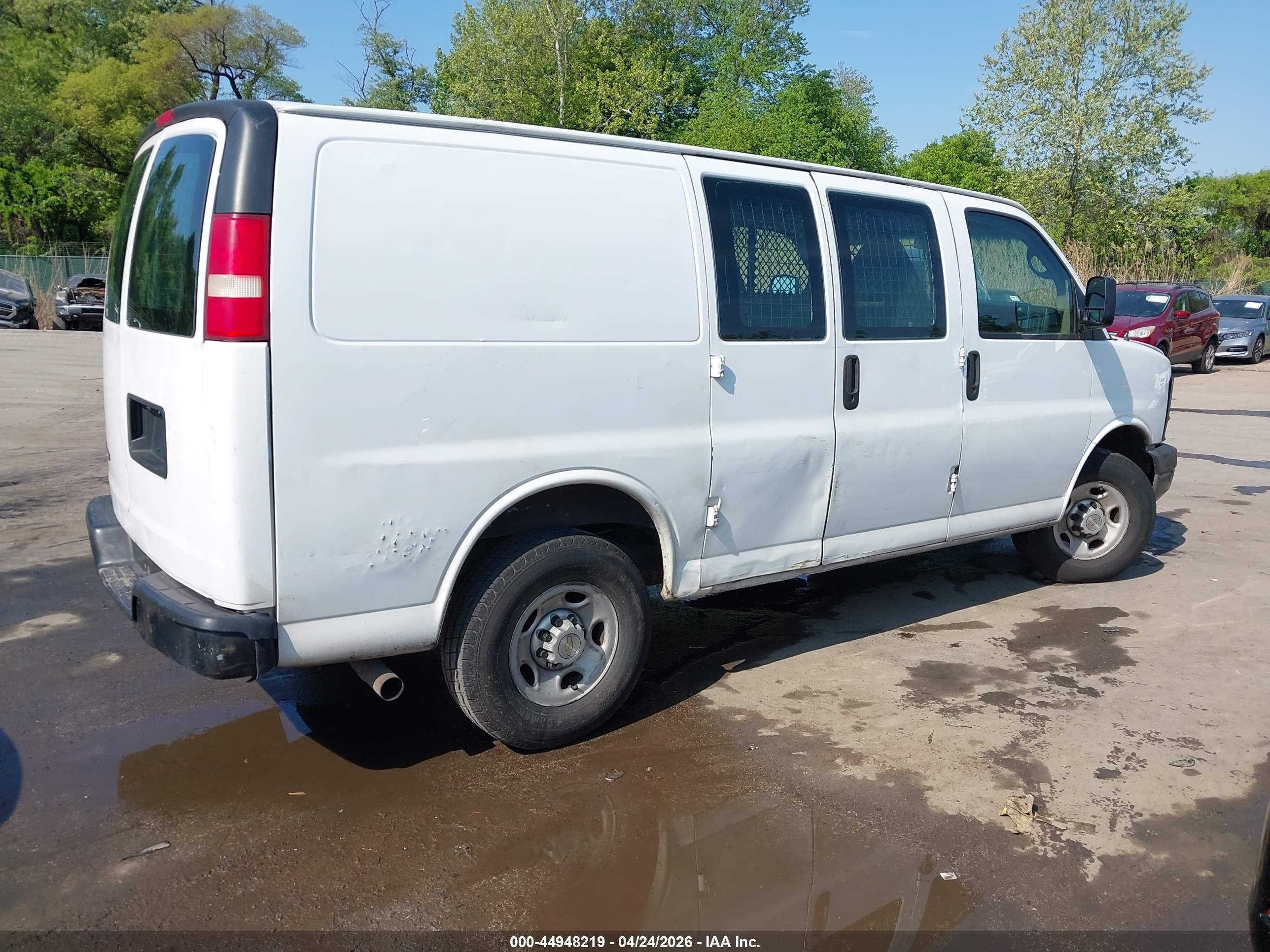 2009 Chevrolet Express 2500 Work Van White vin: 1GCGG25CX91105242