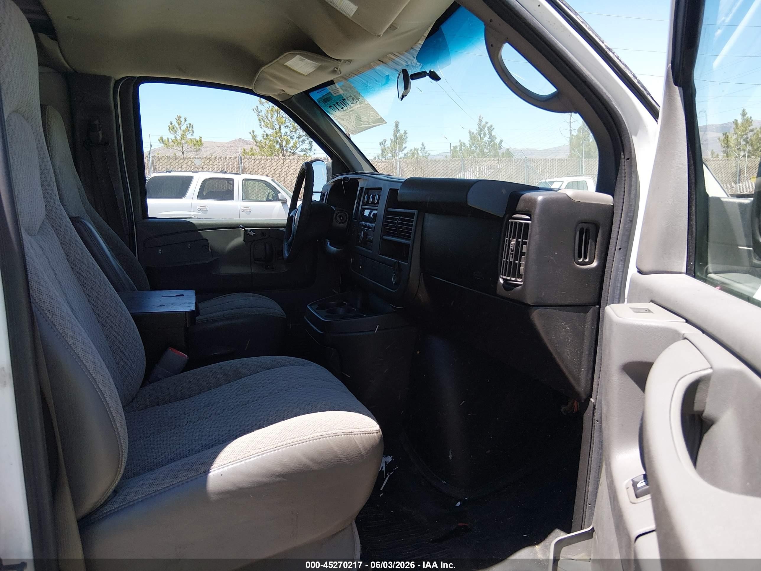 2009 Chevrolet Express 2500 Work Van White vin: 1GCGG25K091162430