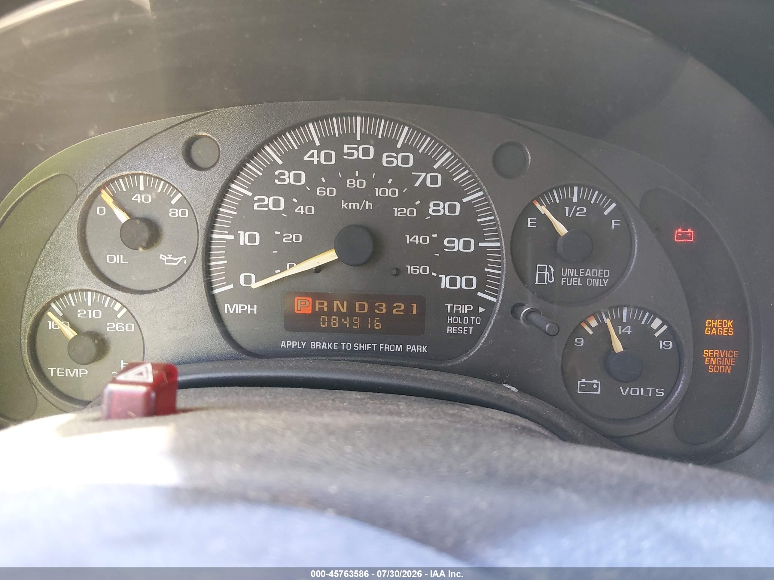 2002 Chevrolet Express   White vin: 1GCGG25R121197688