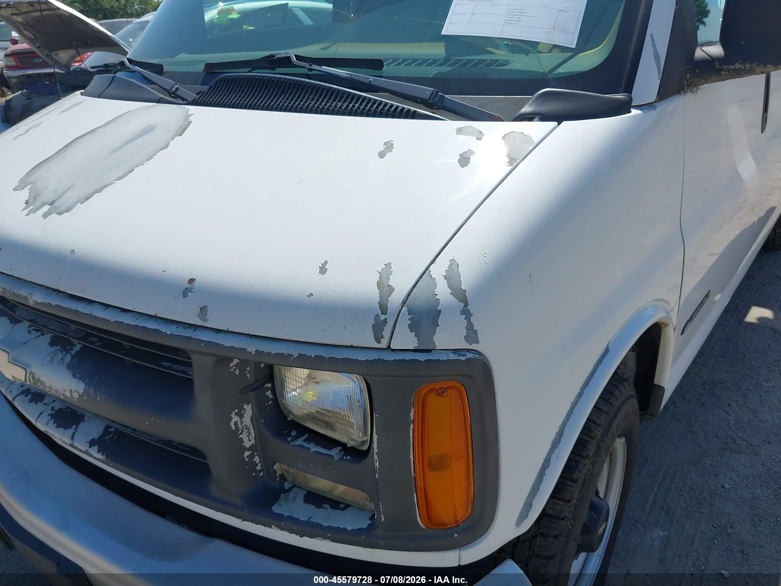 1998 Chevrolet Chevy G2500 Белый vin: 1GCGG25R3W1000879