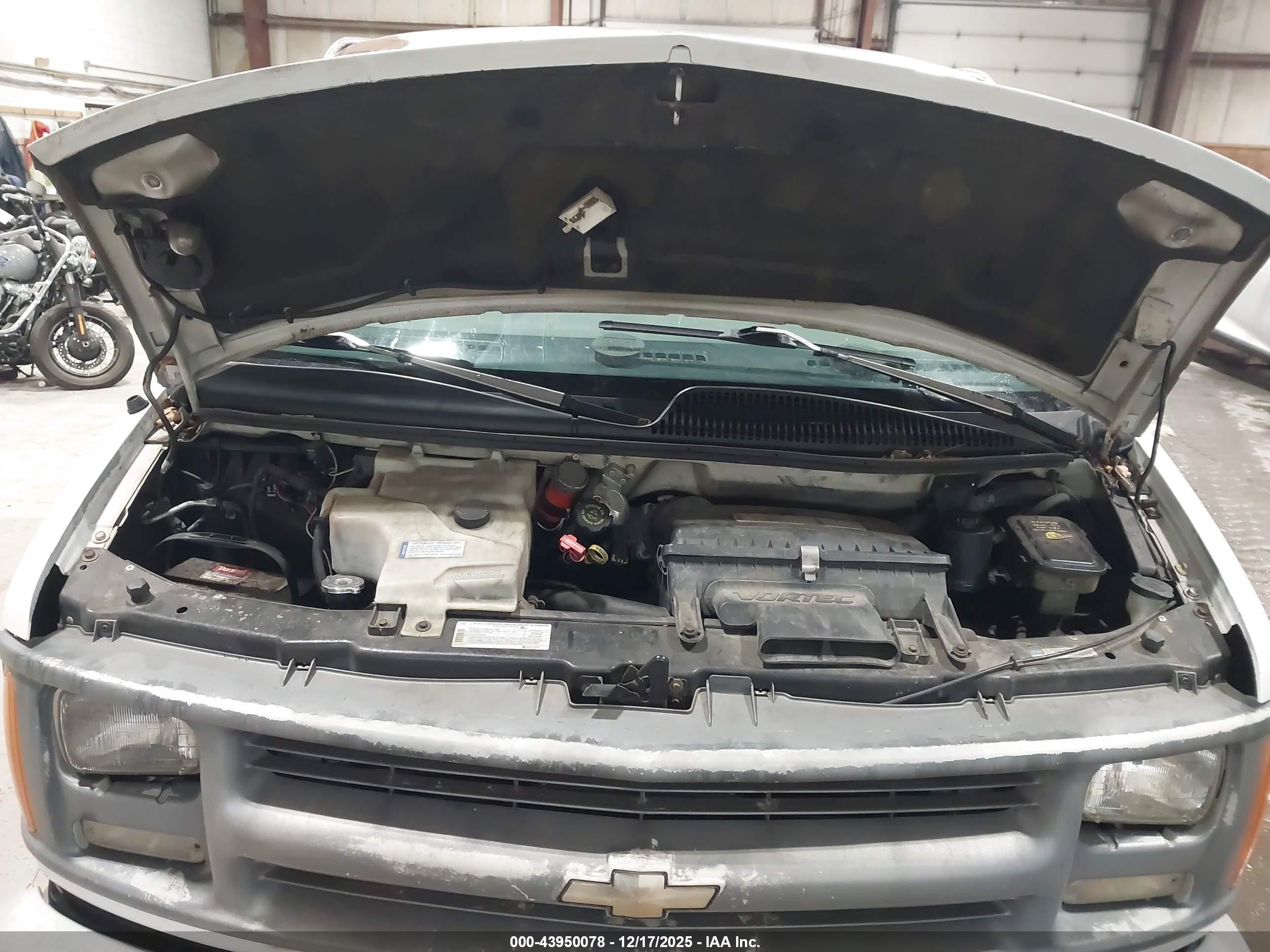 1997 Chevrolet Chevy Van   Белый vin: 1GCGG25R5V1013731
