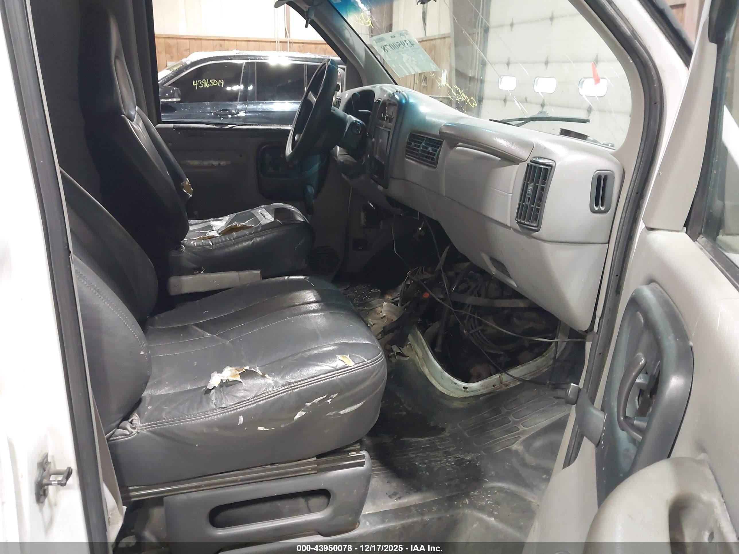 1997 Chevrolet Chevy Van   Белый vin: 1GCGG25R5V1013731