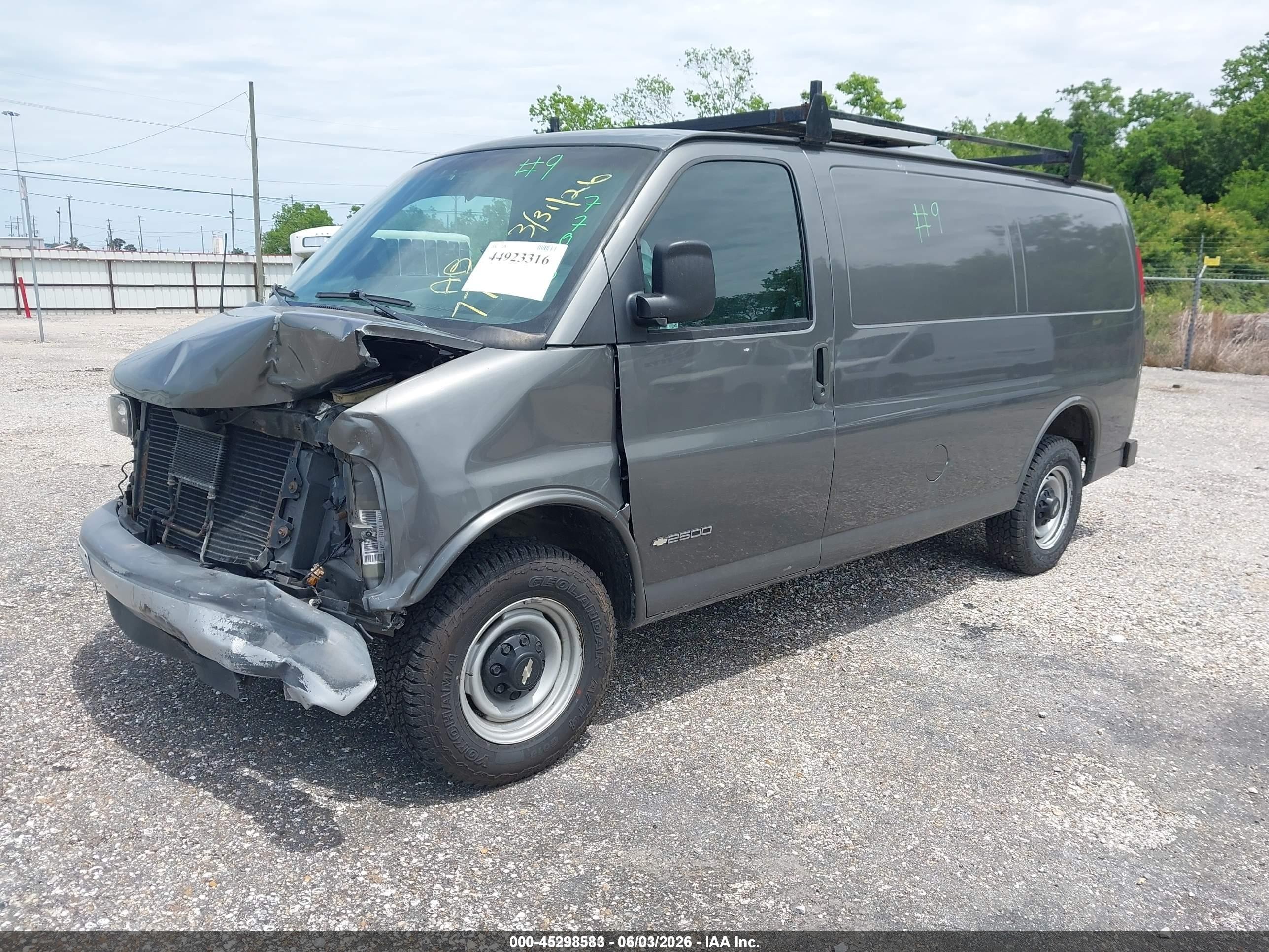 1998 Chevrolet Chevy Van G2500 Gray vin: 1GCGG25R6W1067783