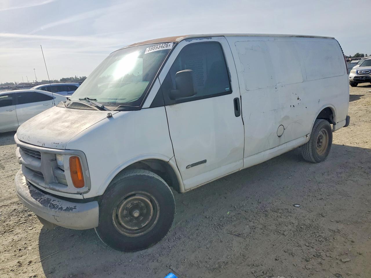 2002 Chevrolet Express G2500 White vin: 1GCGG25R721178126