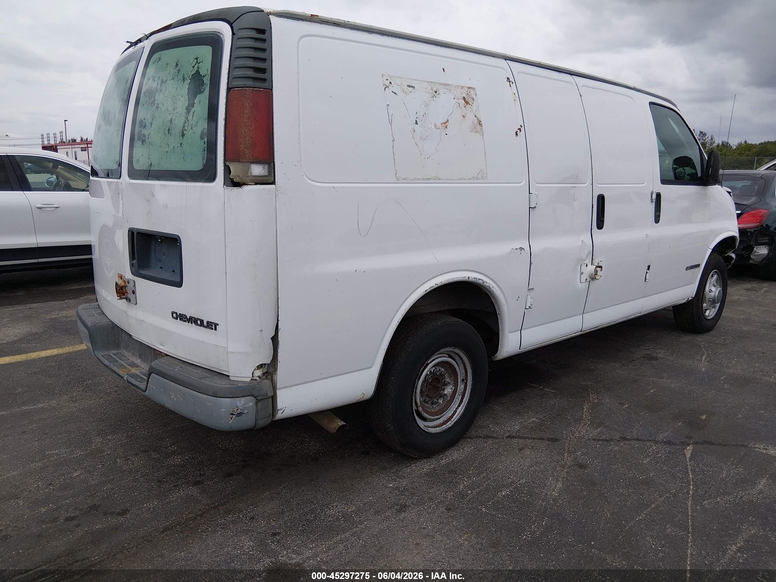1997 Chevrolet Chevy Van   White vin: 1GCGG25R7V1005453