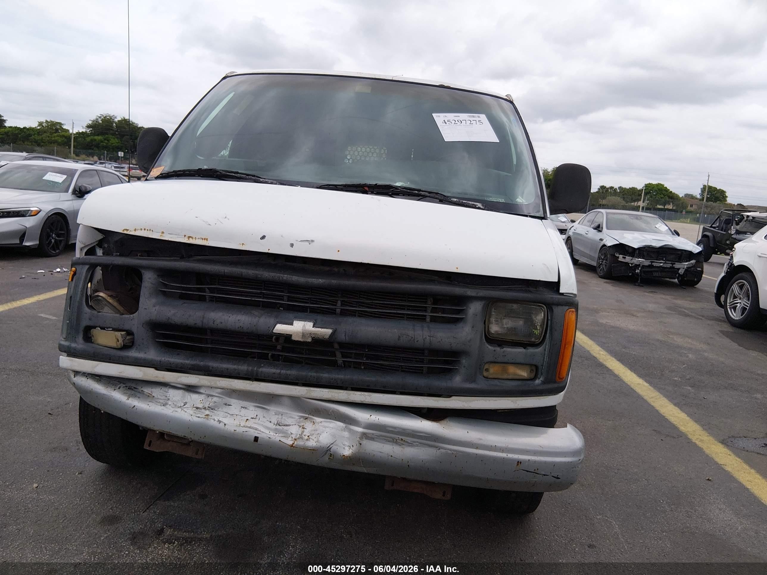 1997 Chevrolet Chevy Van   White vin: 1GCGG25R7V1005453