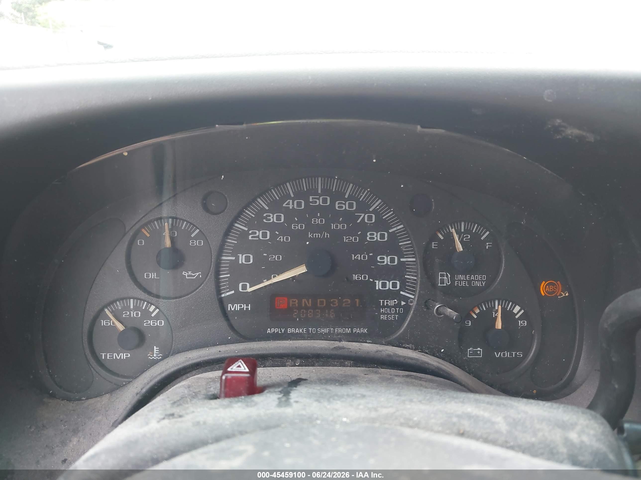 2002 Chevrolet Express   White vin: 1GCGG25R921199754