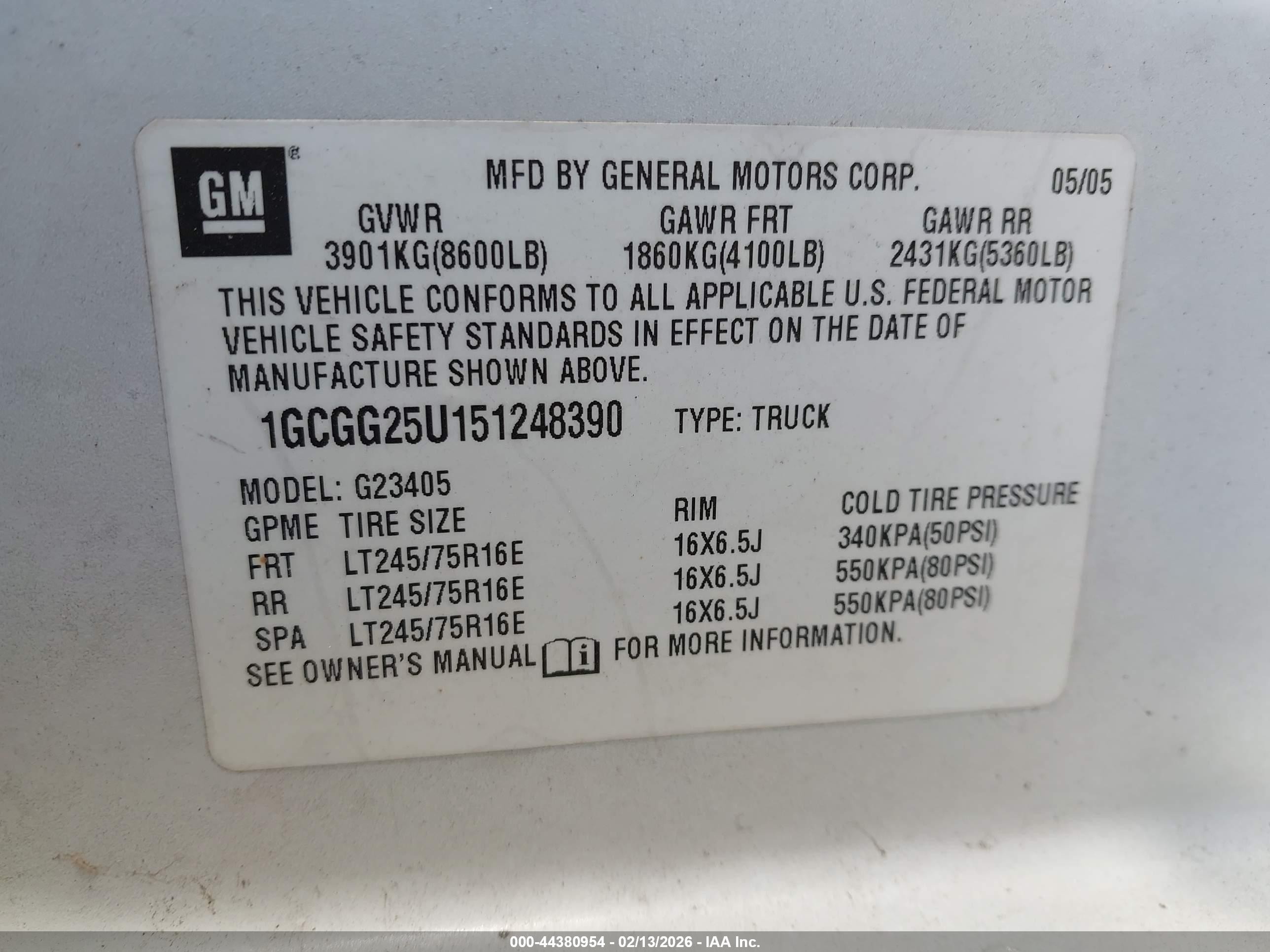 2005 Chevrolet Express   White vin: 1GCGG25U151248390