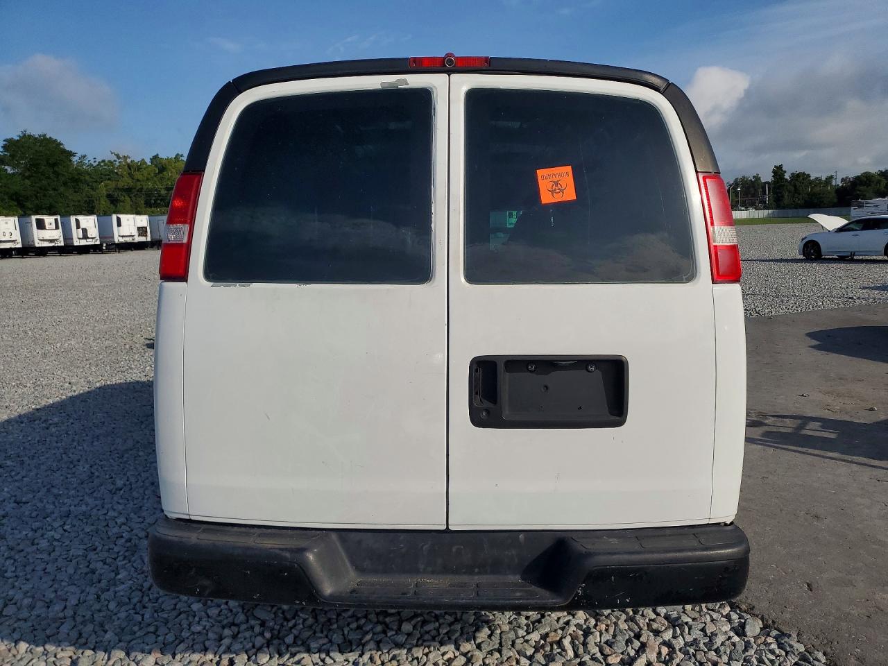 2003 Chevrolet Express G2500 Белый vin: 1GCGG25U331181224