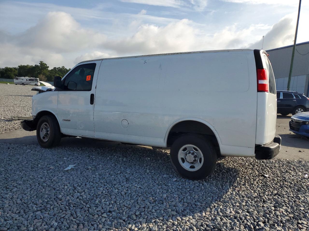 2003 Chevrolet Express G2500 Белый vin: 1GCGG25U331181224