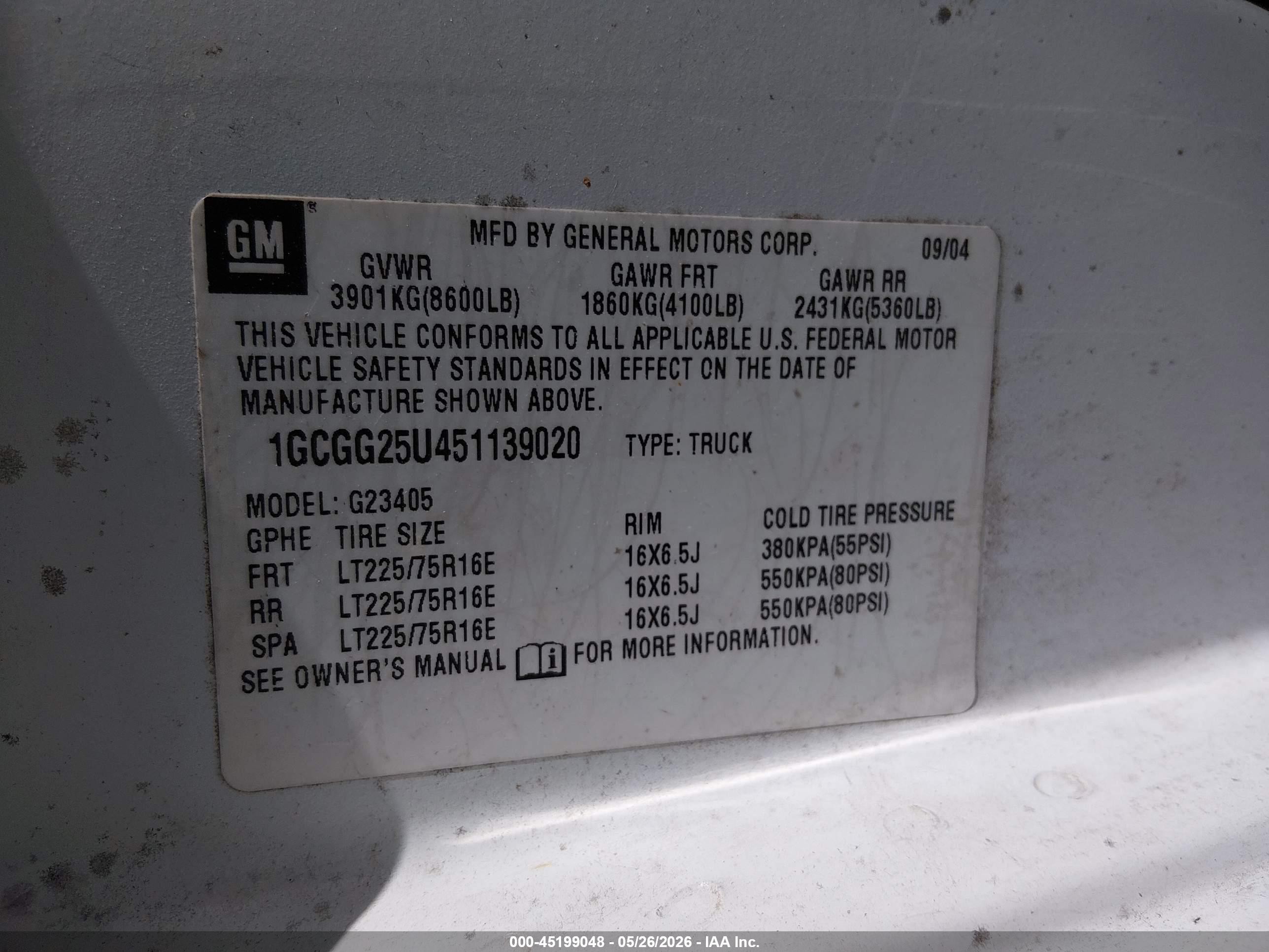 2005 Chevrolet Express   White vin: 1GCGG25U451139020