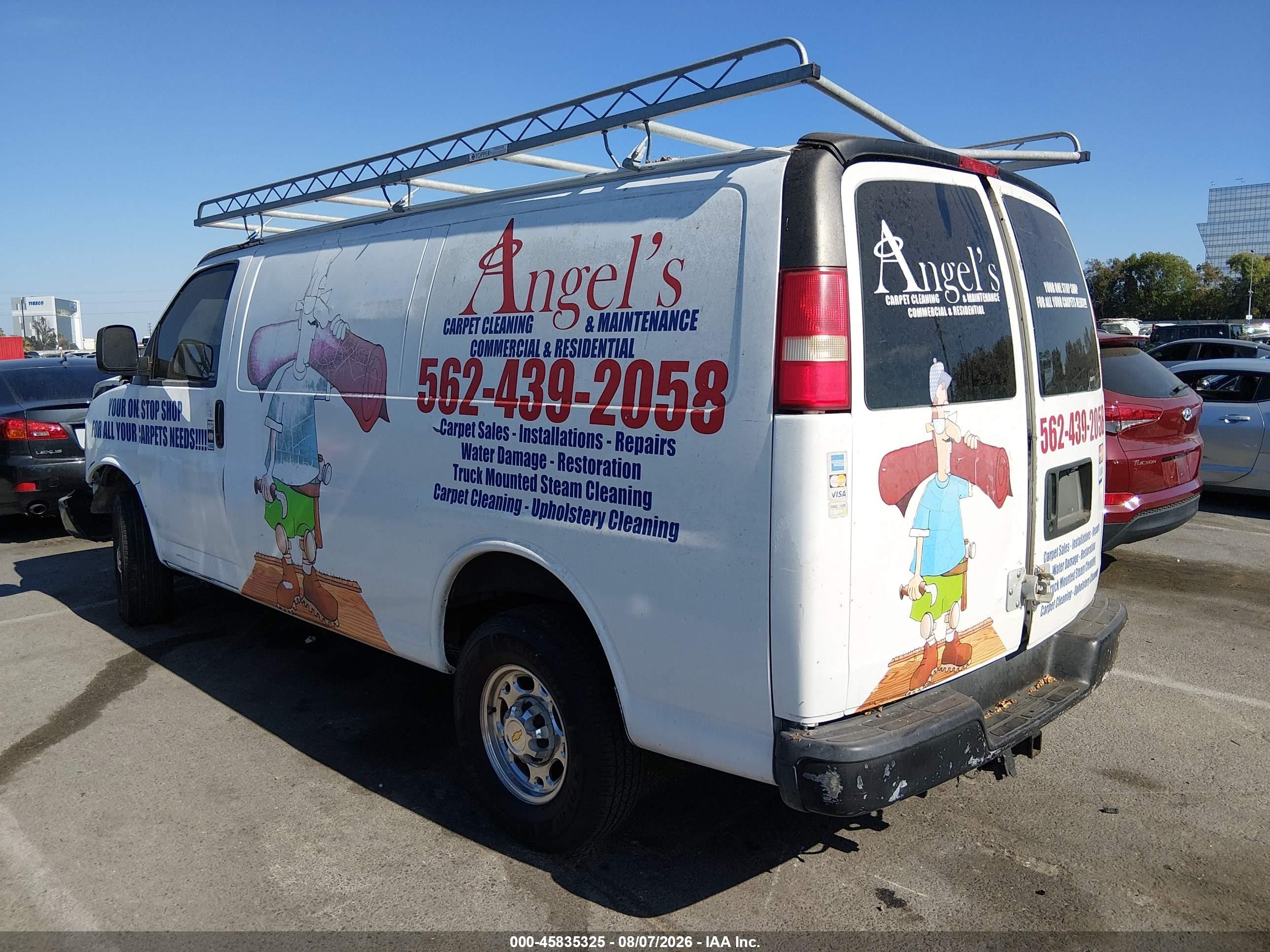 2005 Chevrolet Express   White vin: 1GCGG25V151267160