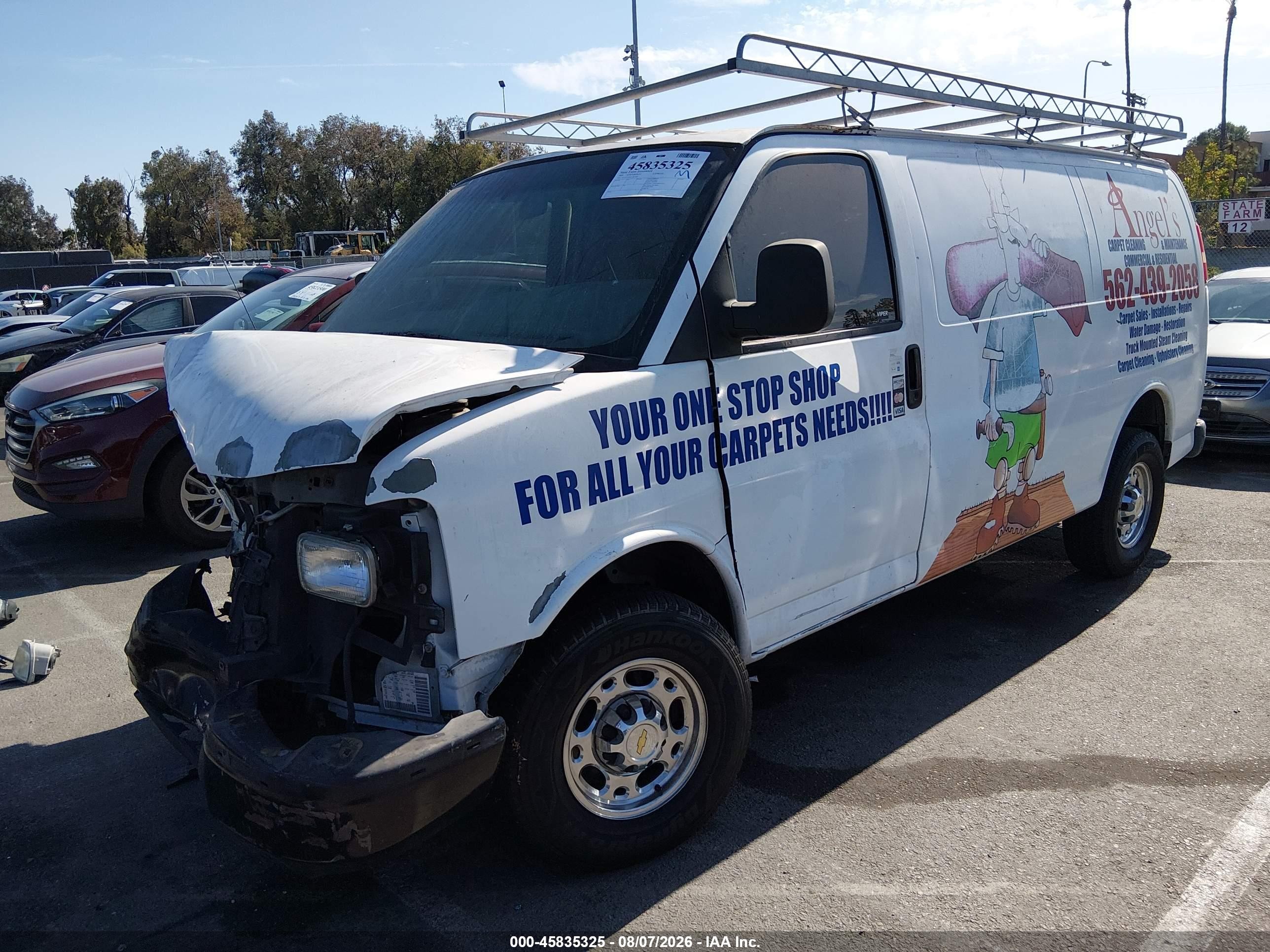 2005 Chevrolet Express   White vin: 1GCGG25V151267160
