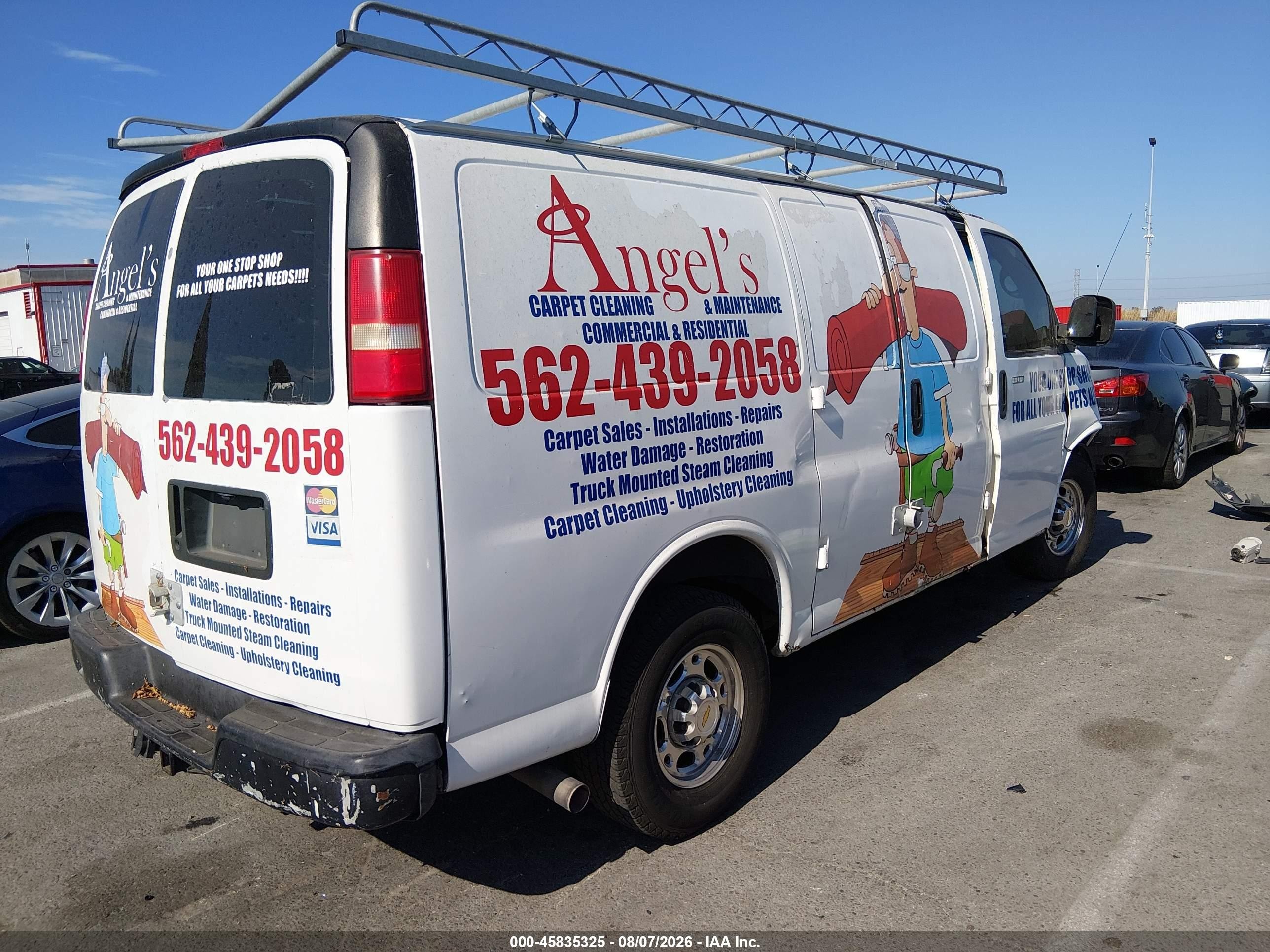 2005 Chevrolet Express   White vin: 1GCGG25V151267160