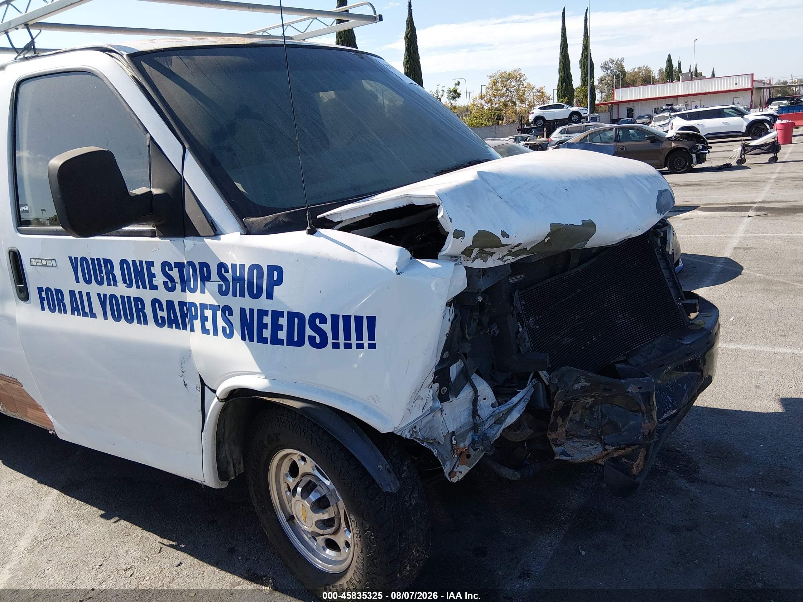 2005 Chevrolet Express   White vin: 1GCGG25V151267160