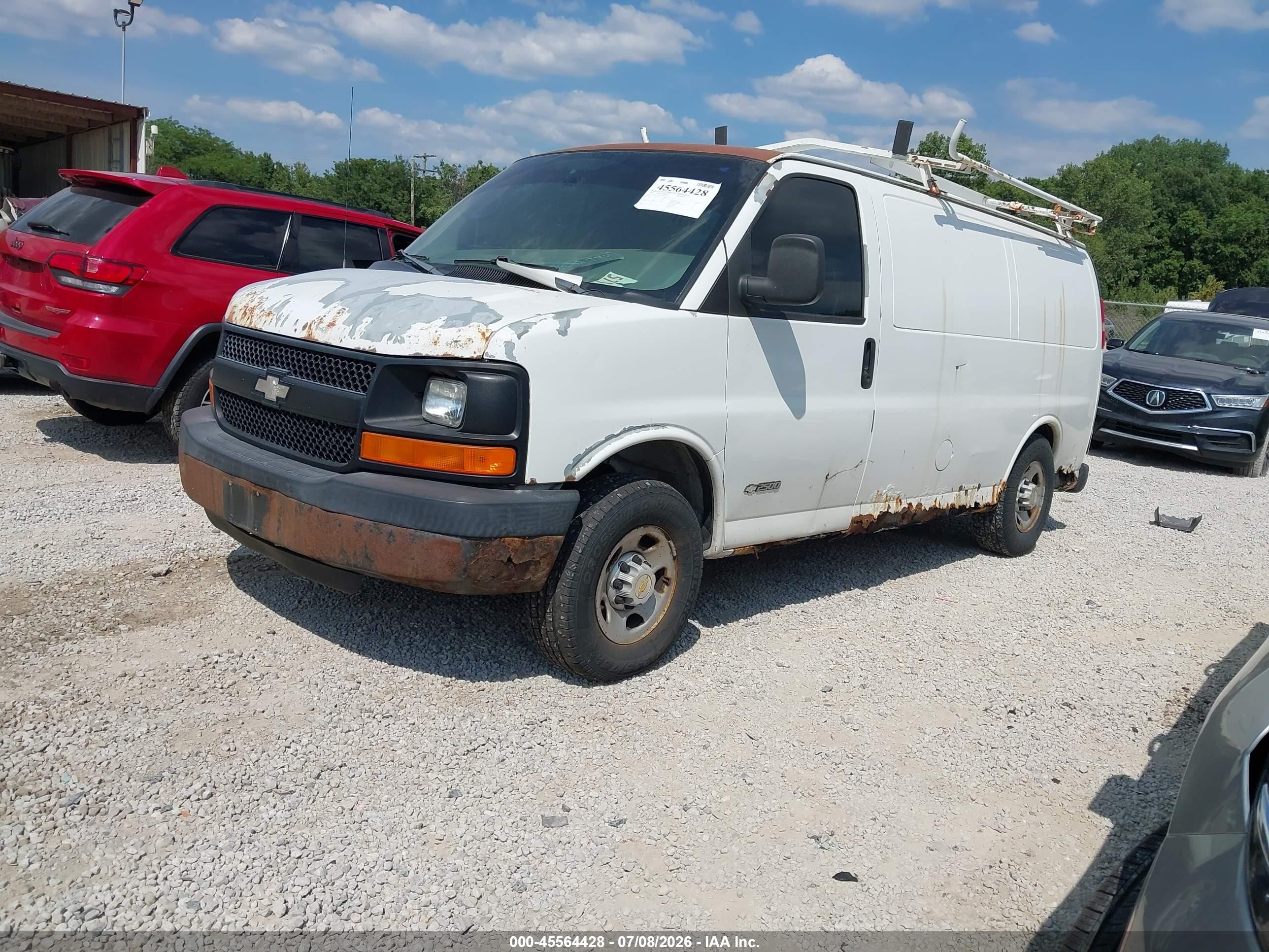 2005 Chevrolet Express   White vin: 1GCGG25V251201832