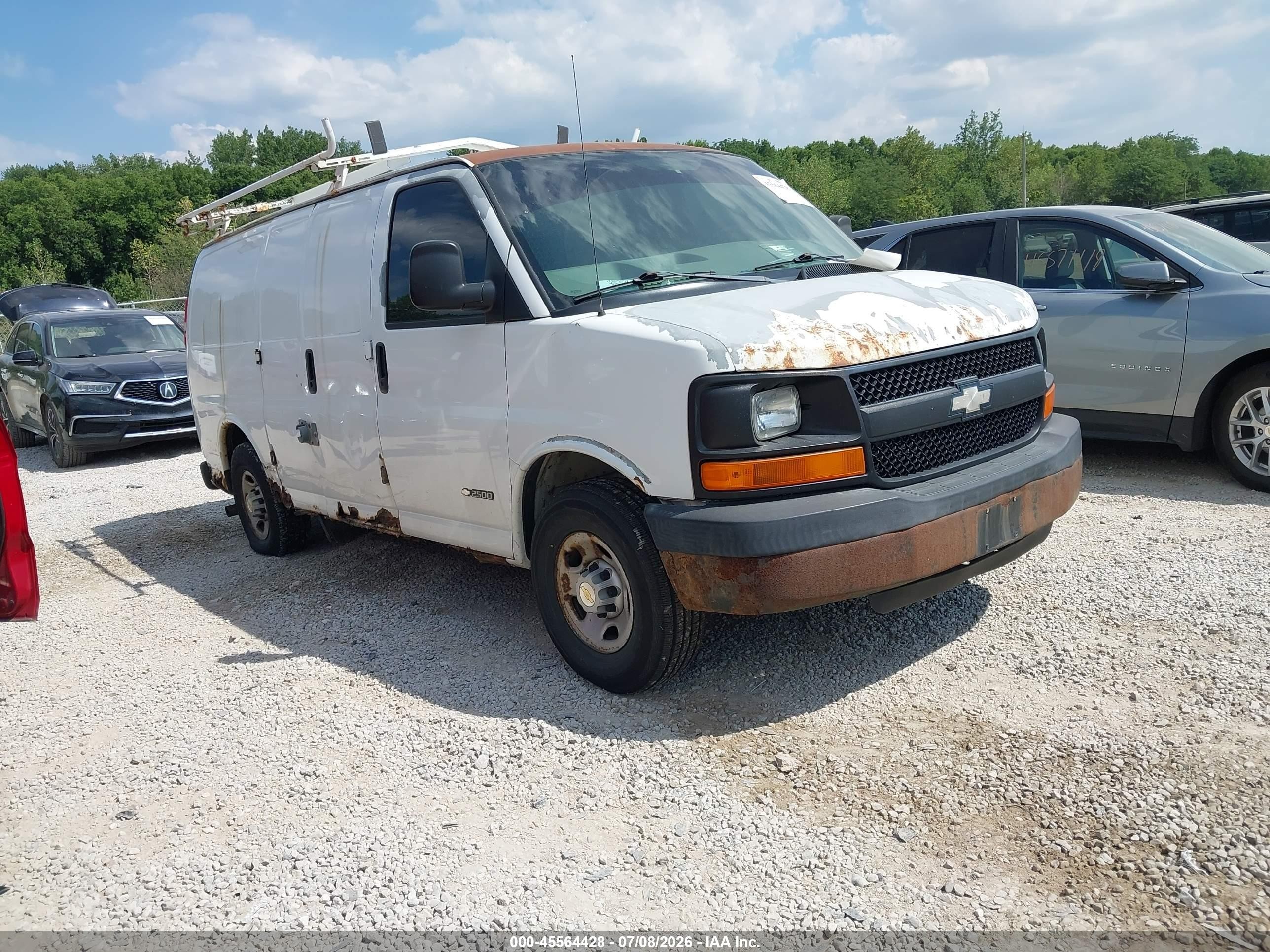 2005 Chevrolet Express   White vin: 1GCGG25V251201832