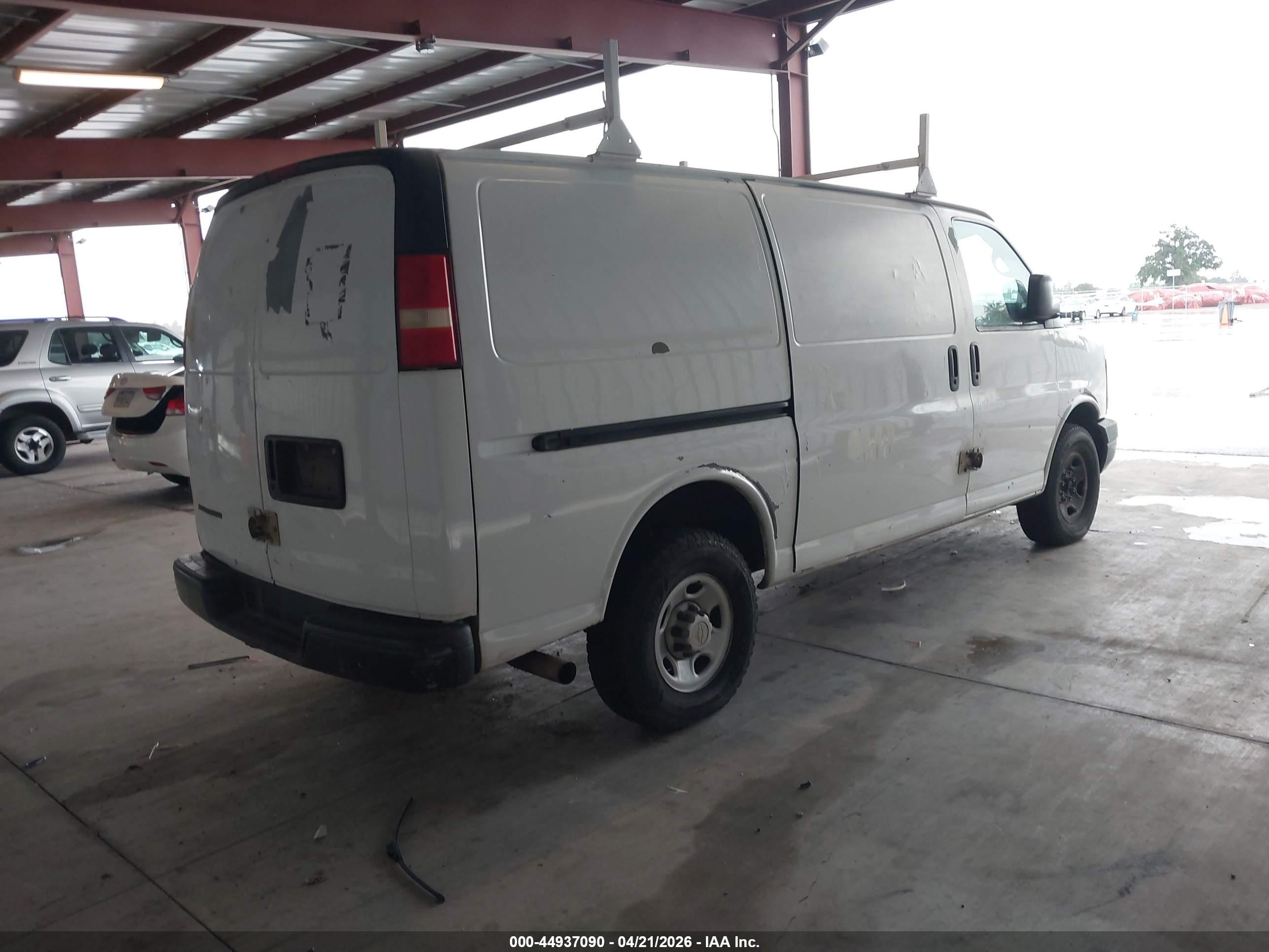 2007 Chevrolet Express Work Van White vin: 1GCGG25V271204314