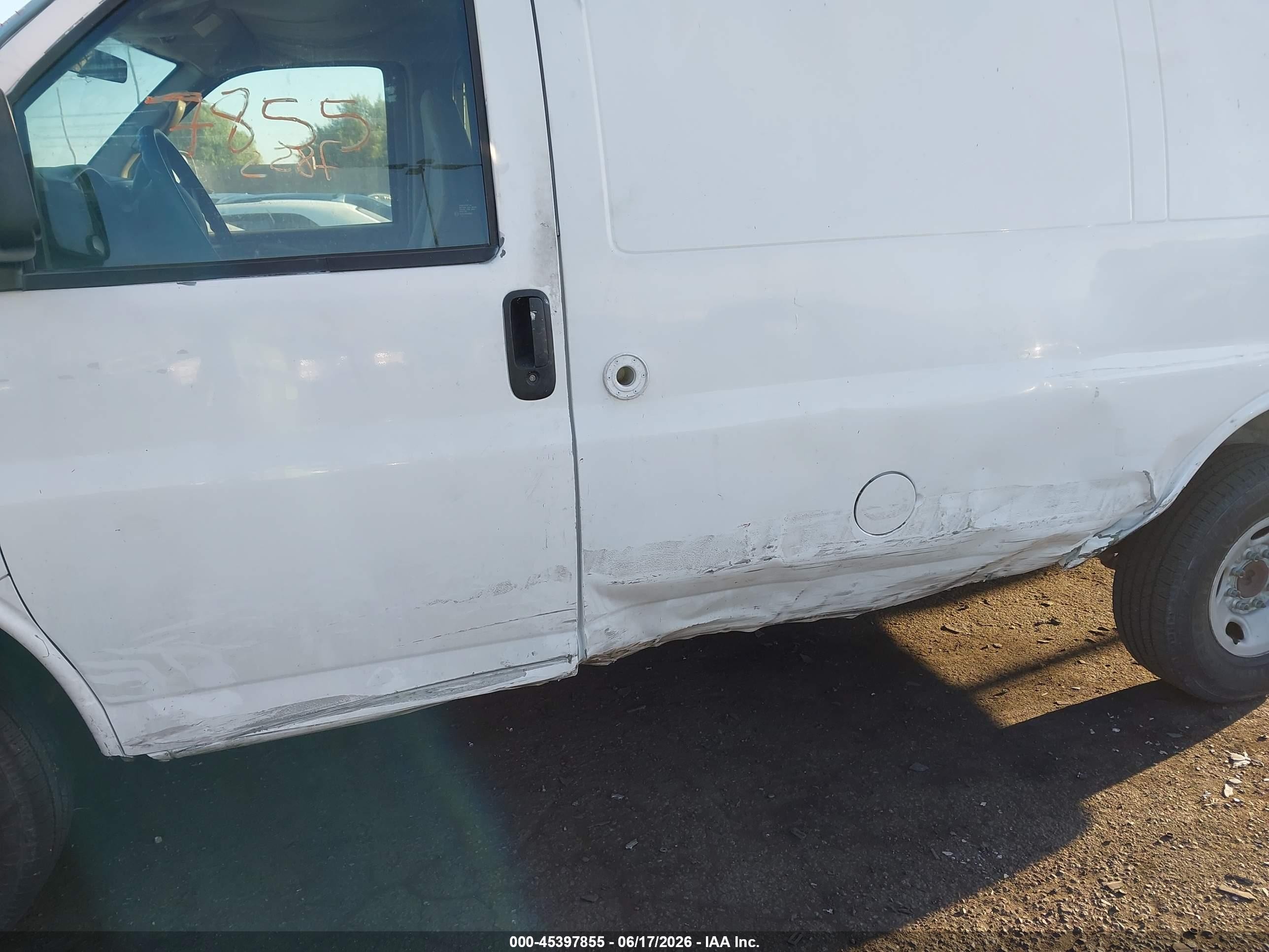 2007 Chevrolet Express Work Van White vin: 1GCGG25V271240391