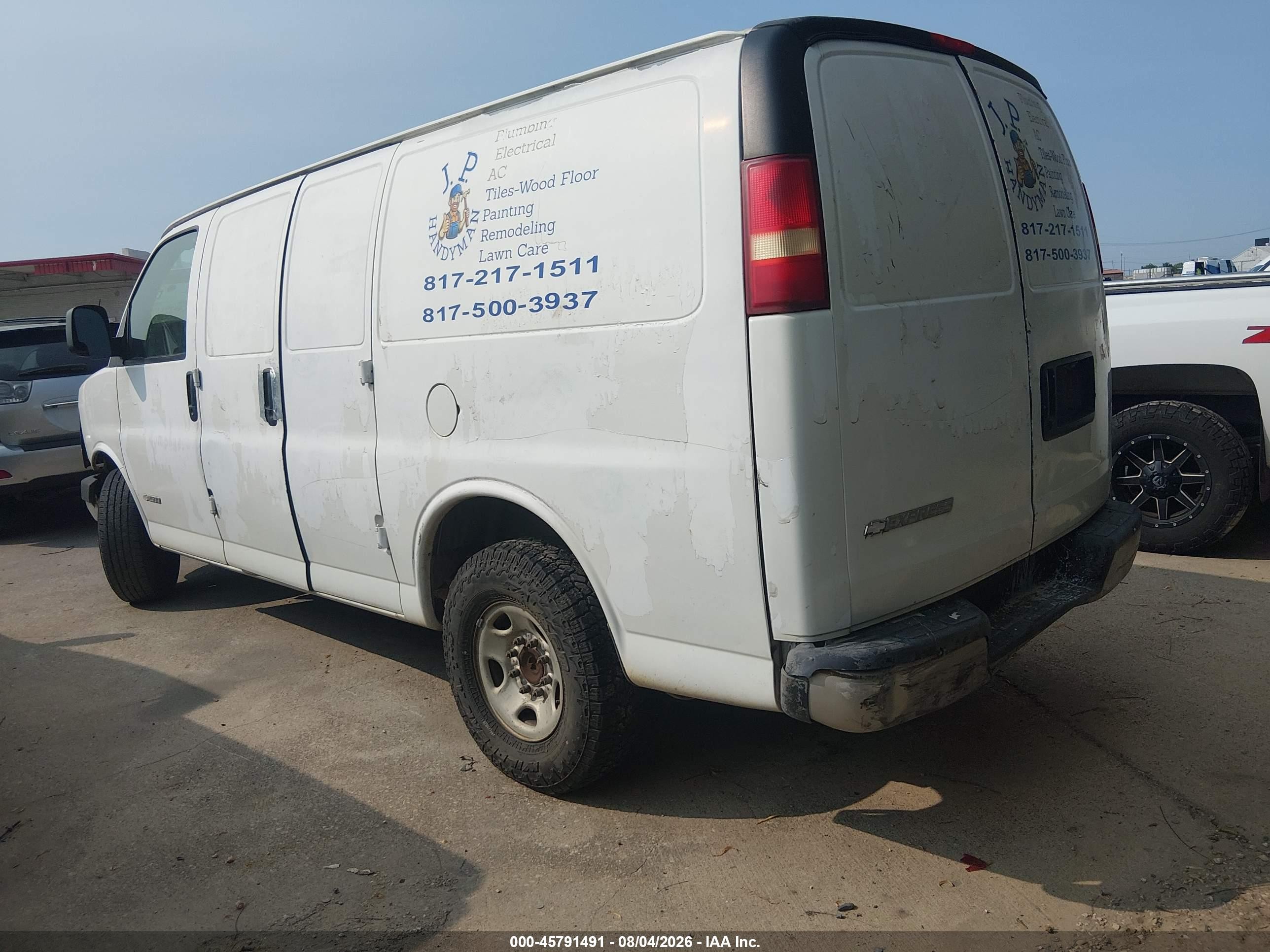 2005 Chevrolet Express   White vin: 1GCGG25V351181672