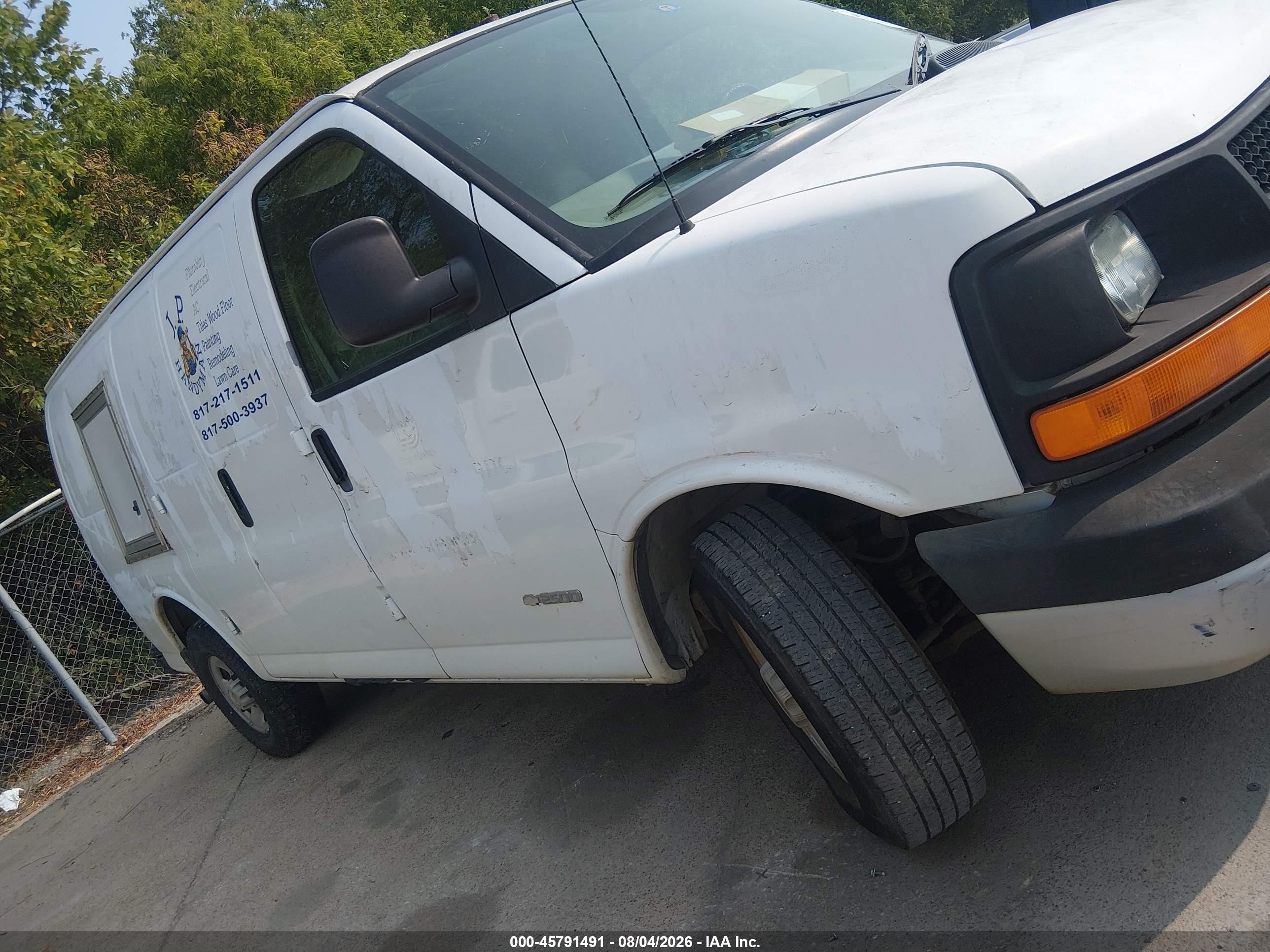 2005 Chevrolet Express   White vin: 1GCGG25V351181672