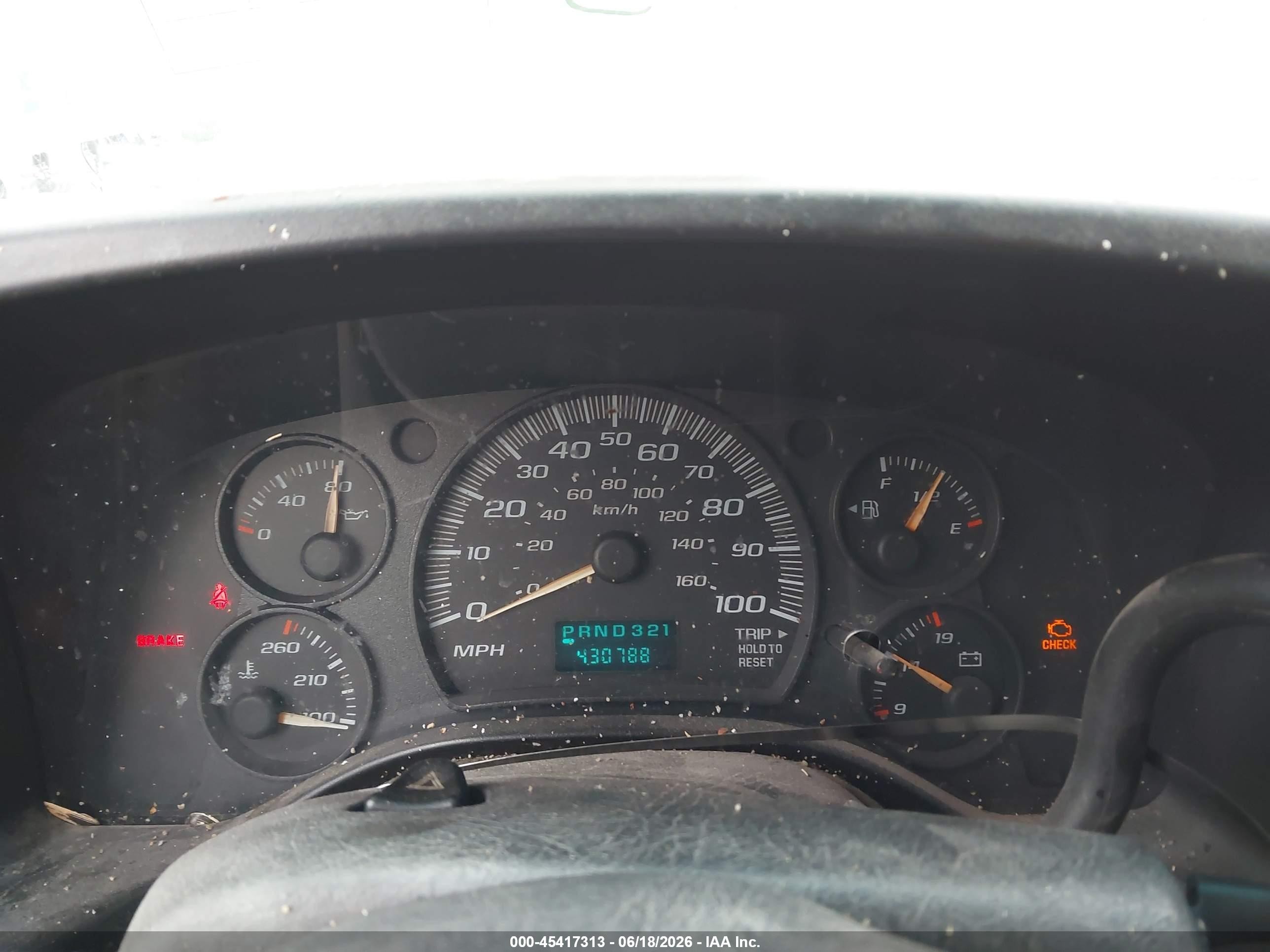 2005 Chevrolet Express   Silver vin: 1GCGG25V351201760