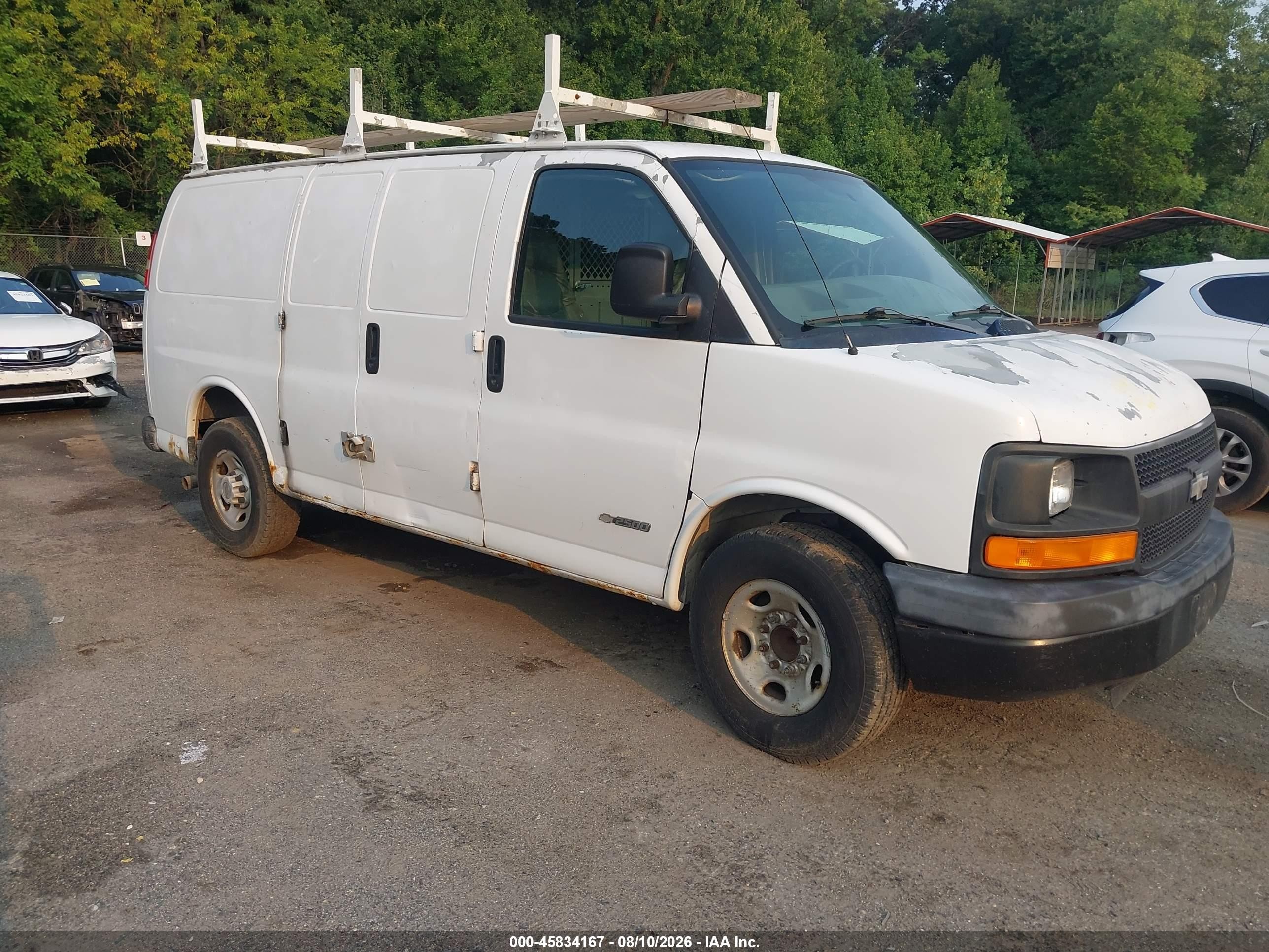 2005 Chevrolet Express   White vin: 1GCGG25V351209549