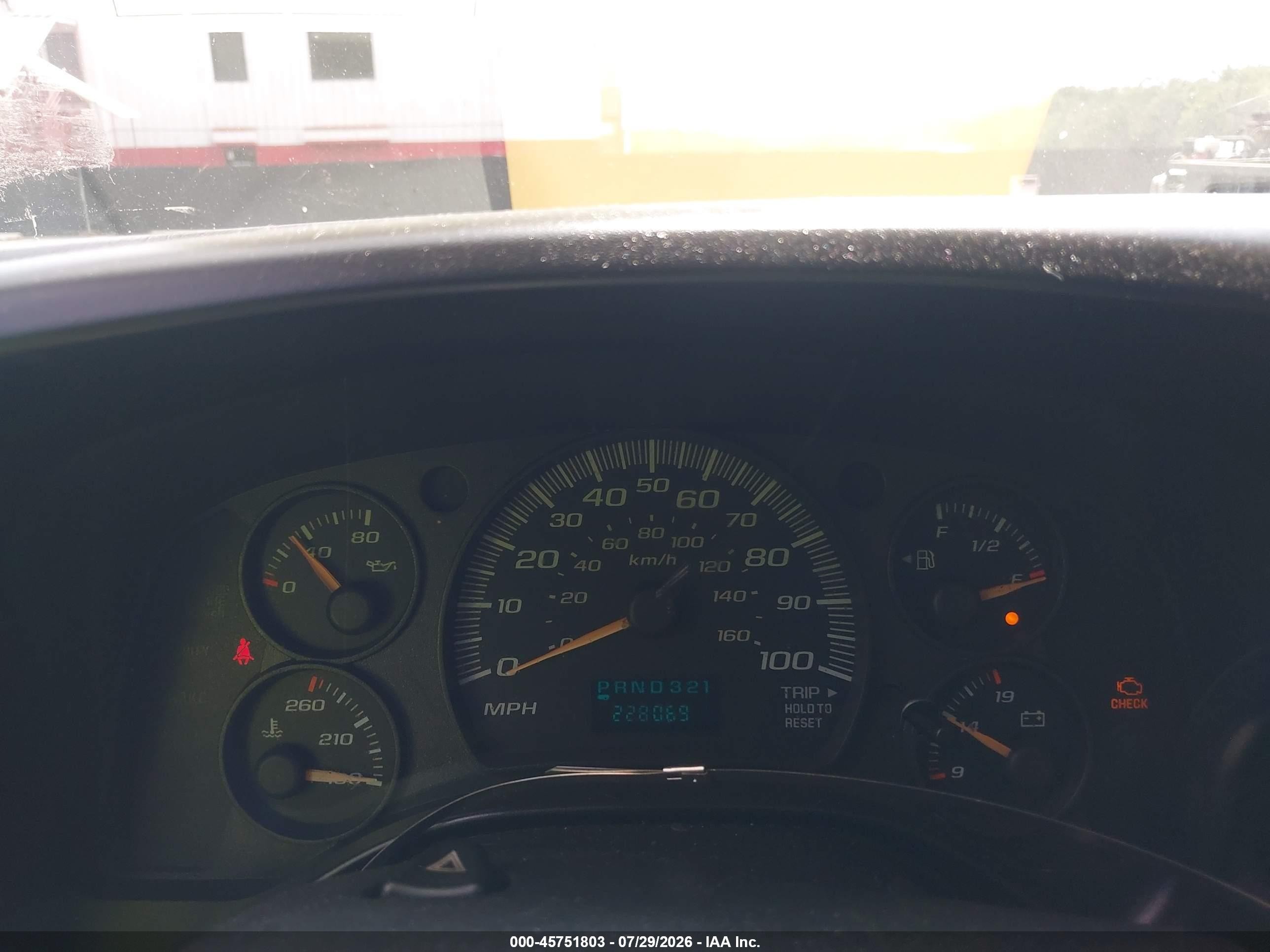 2005 Chevrolet Express   White vin: 1GCGG25V351266351