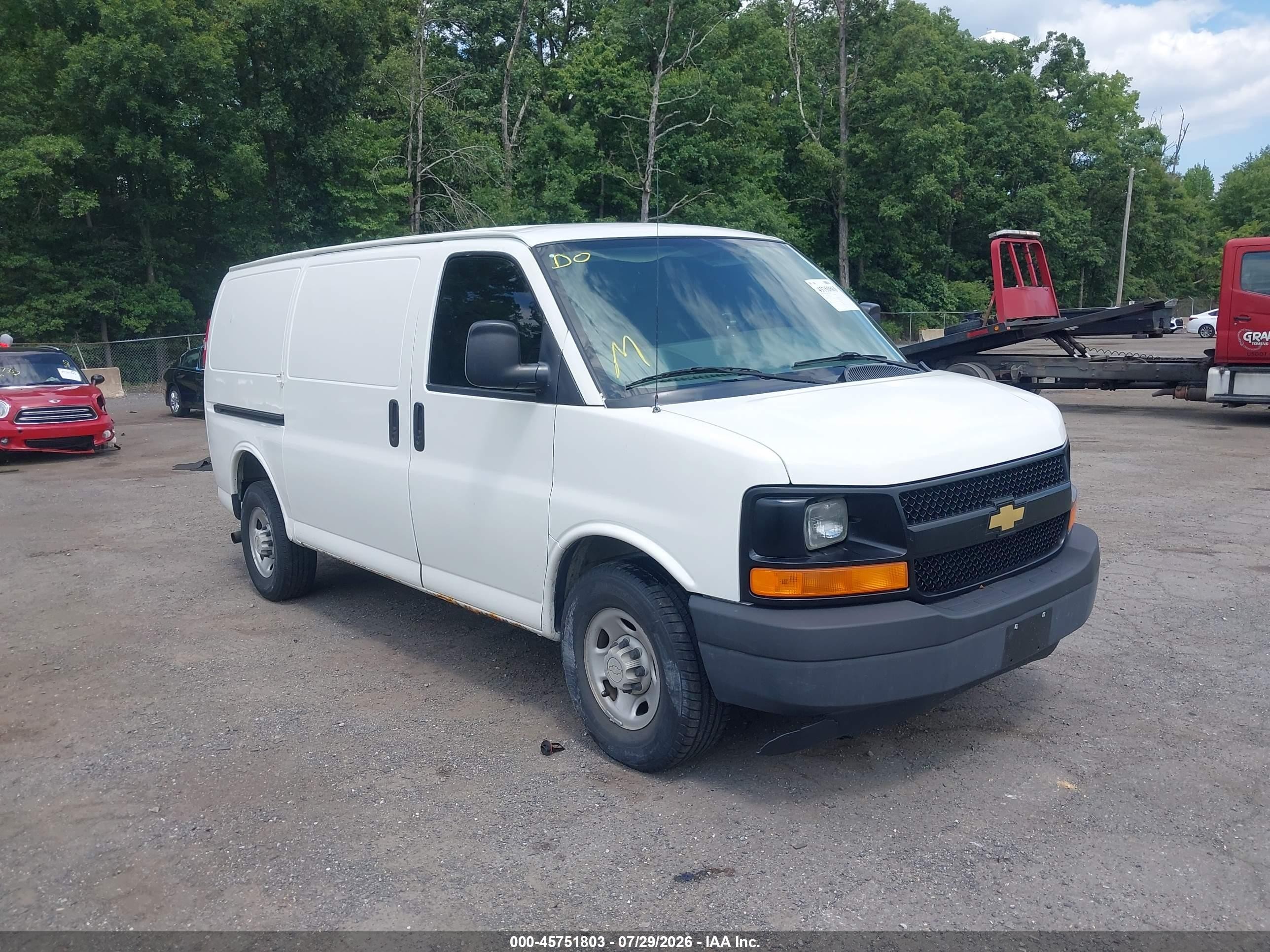 2005 Chevrolet Express   White vin: 1GCGG25V351266351