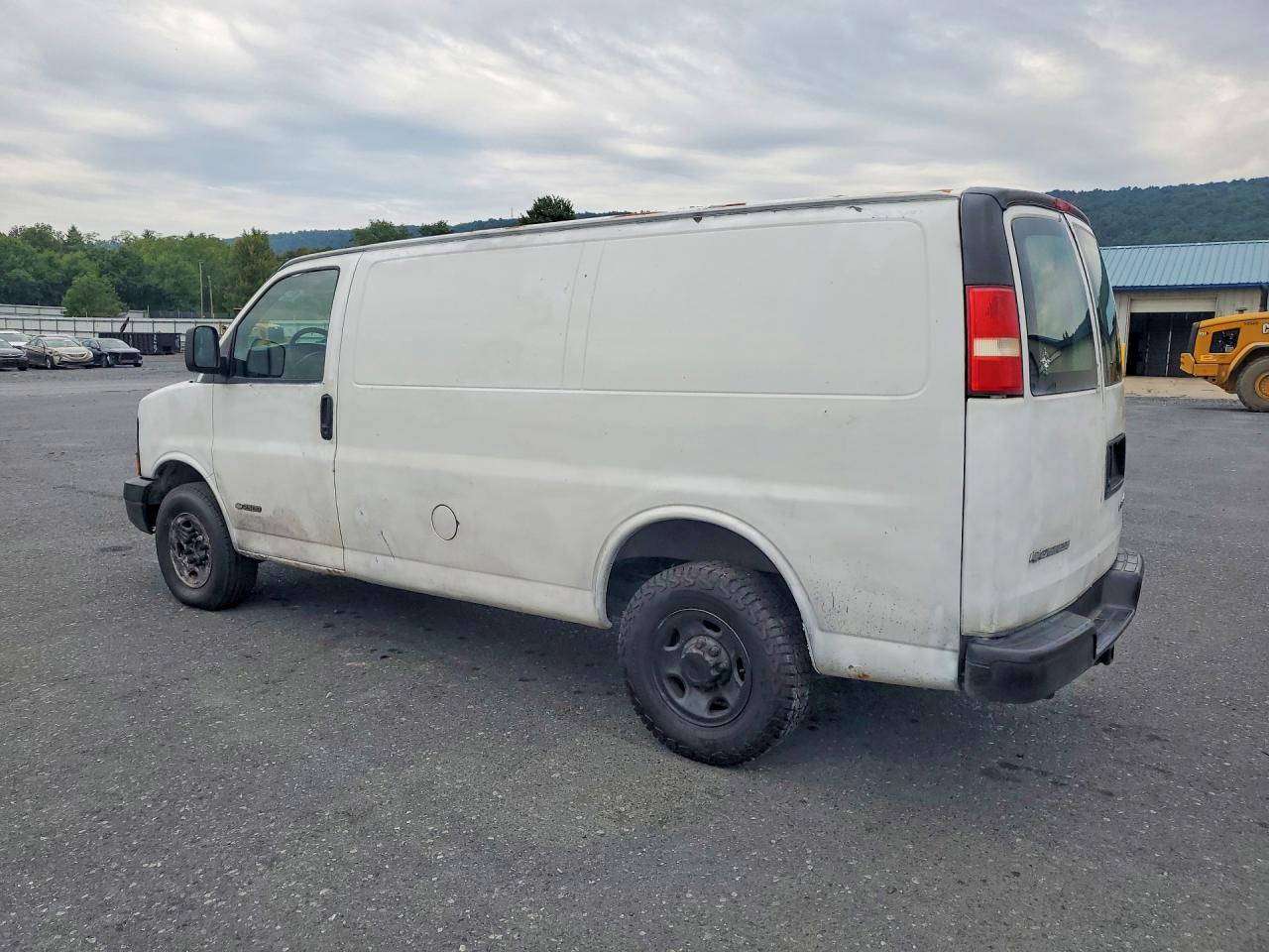 2006 Chevrolet Express G2500 White vin: 1GCGG25V361103619