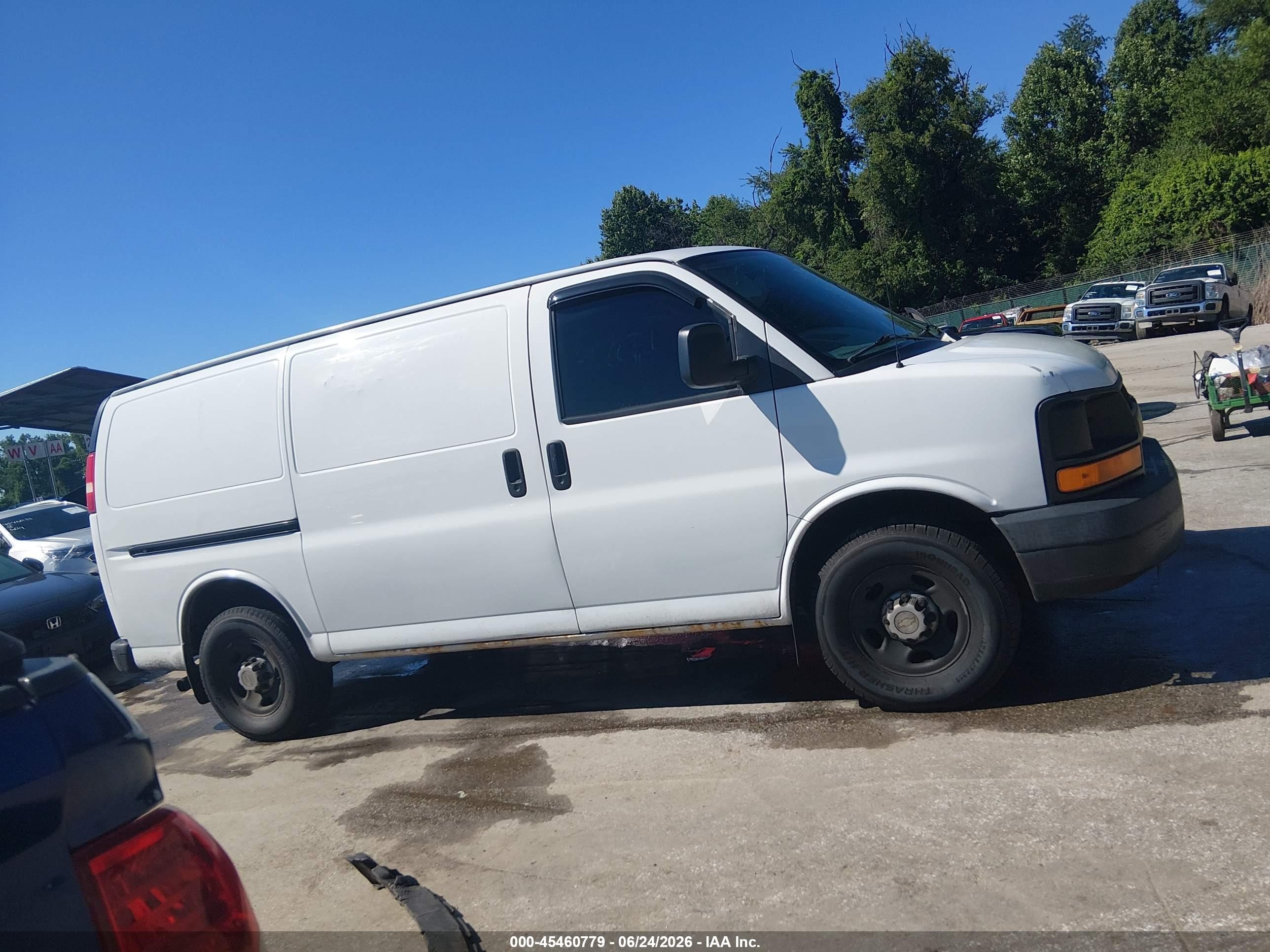 2007 Chevrolet Express Work Van White vin: 1GCGG25V371103511